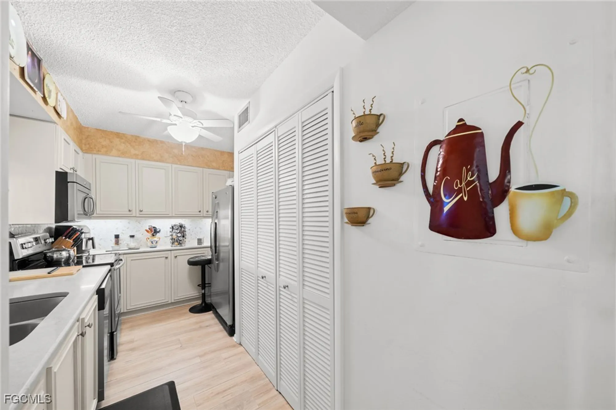 Property Slideshow image 12 of 35 | 7406 lake breeze dr apt 117, Fort Myers, FL, 33907