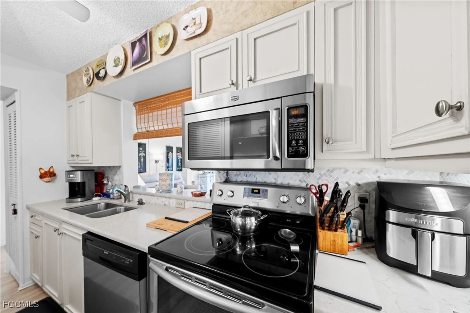 Property Slideshow image 9 of 35 | 7406 lake breeze dr apt 117, Fort Myers, FL, 33907