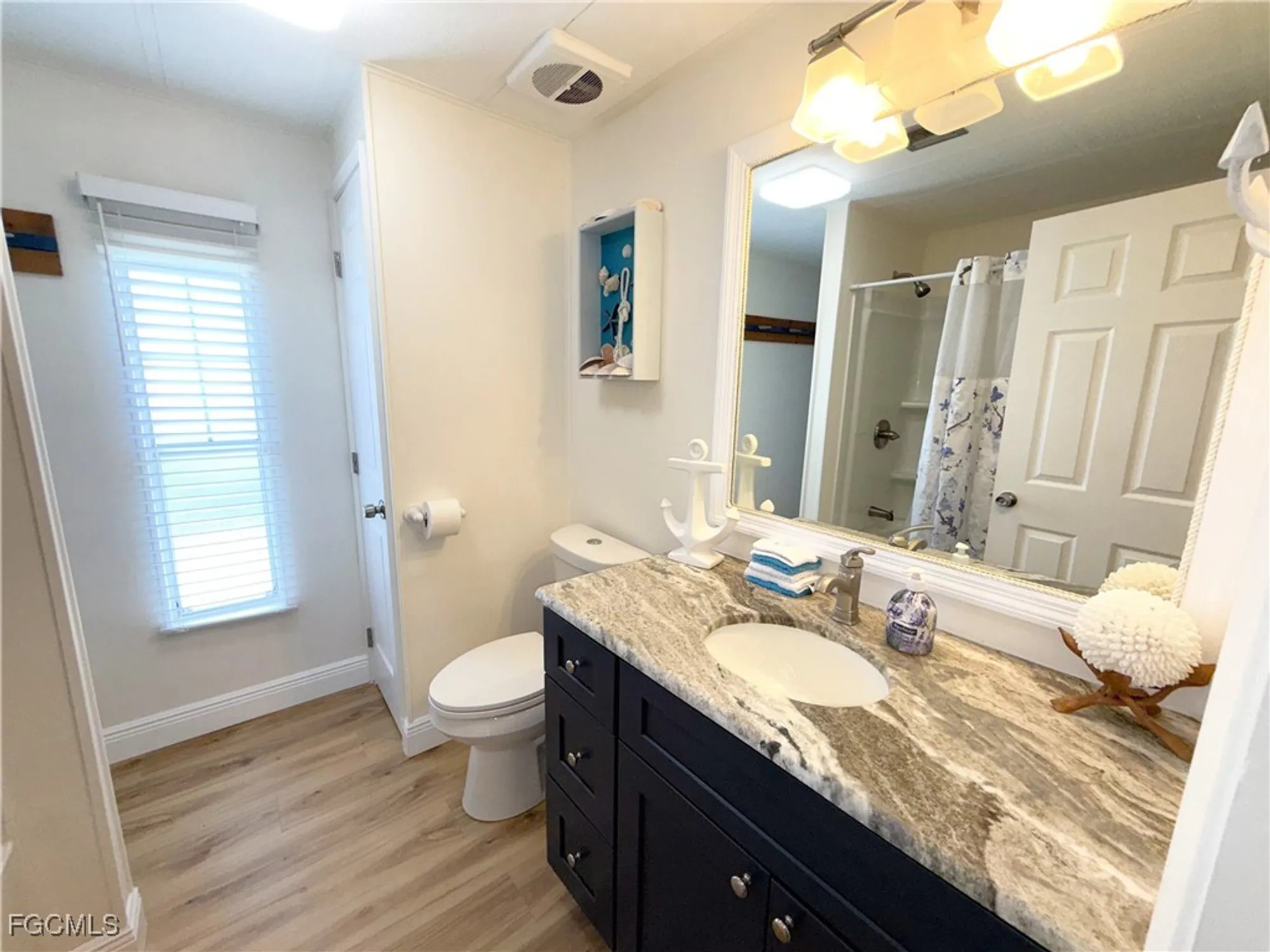 Property Slideshow image 15 of 31 | 5513 sir walter way, North Fort Myers, FL, 33917