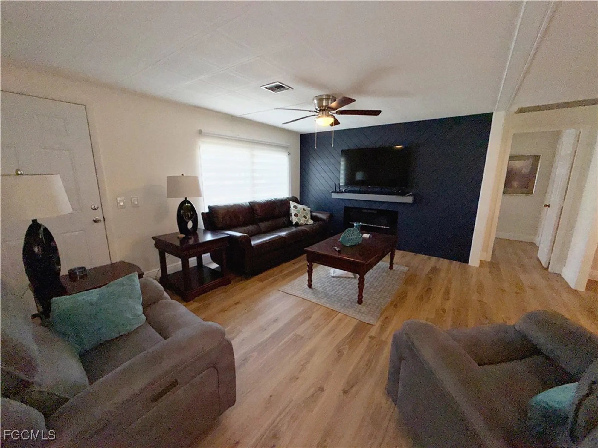 Property Slideshow image 10 of 31 | 5513 sir walter way, North Fort Myers, FL, 33917