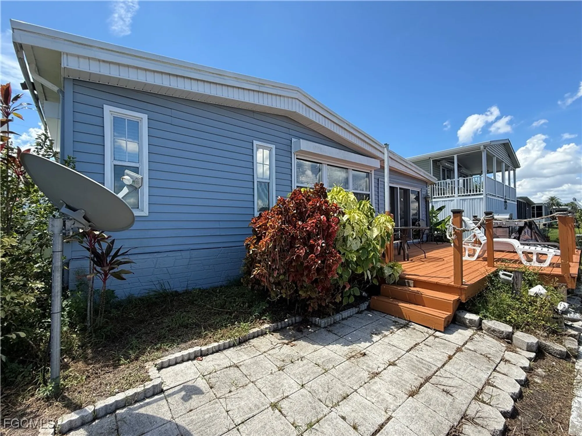 Property Slideshow image 28 of 31 | 5513 sir walter way, North Fort Myers, FL, 33917