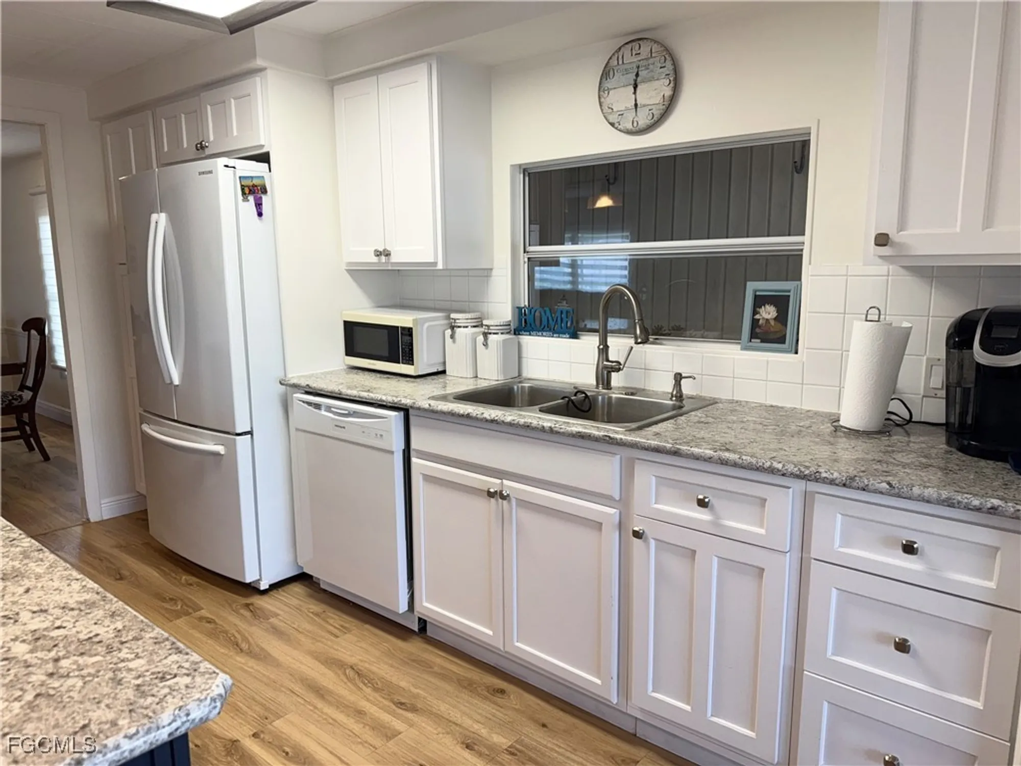 Property Slideshow image 2 of 31 | 5513 sir walter way, North Fort Myers, FL, 33917