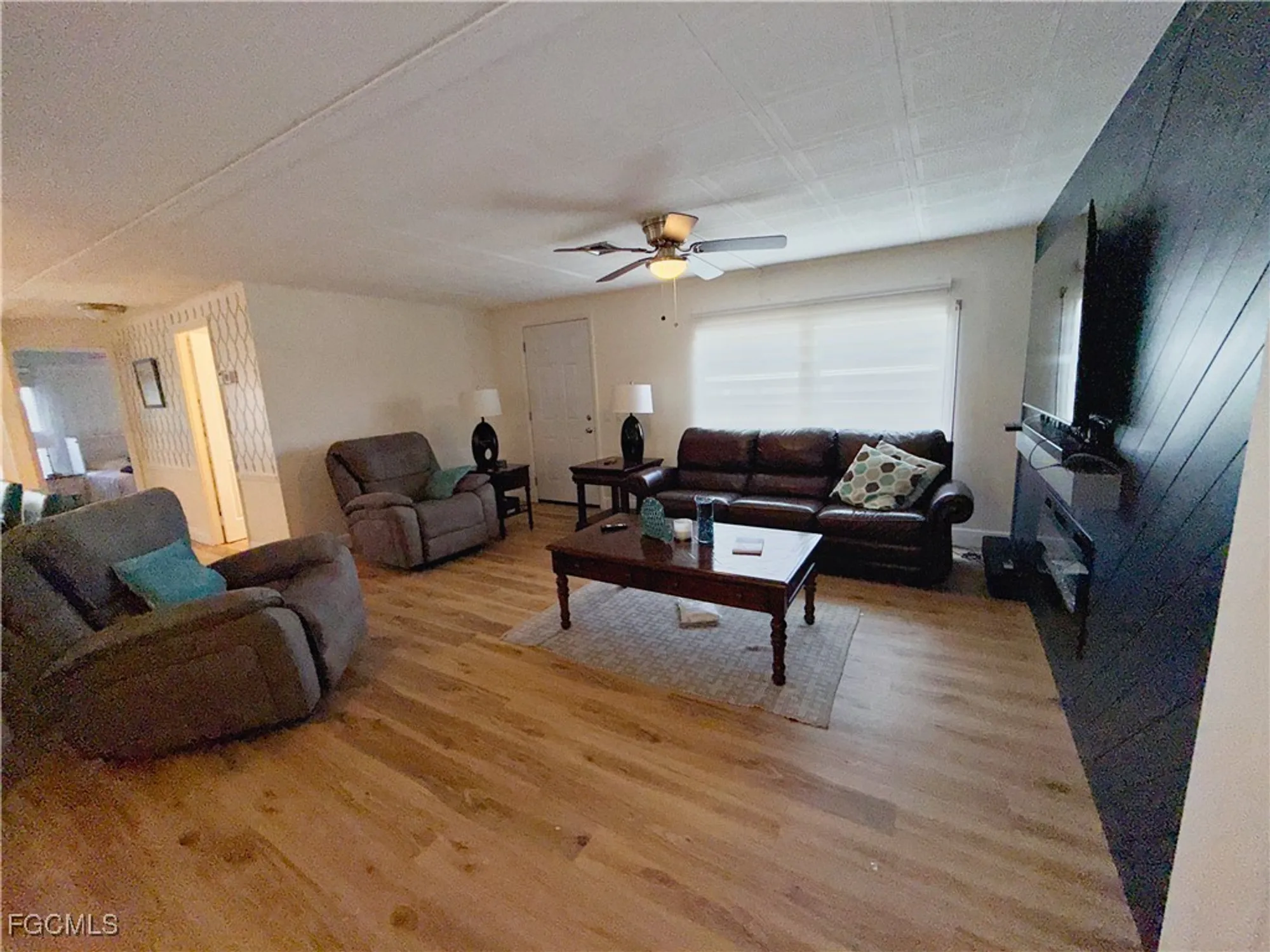 Property Slideshow image 8 of 31 | 5513 sir walter way, North Fort Myers, FL, 33917