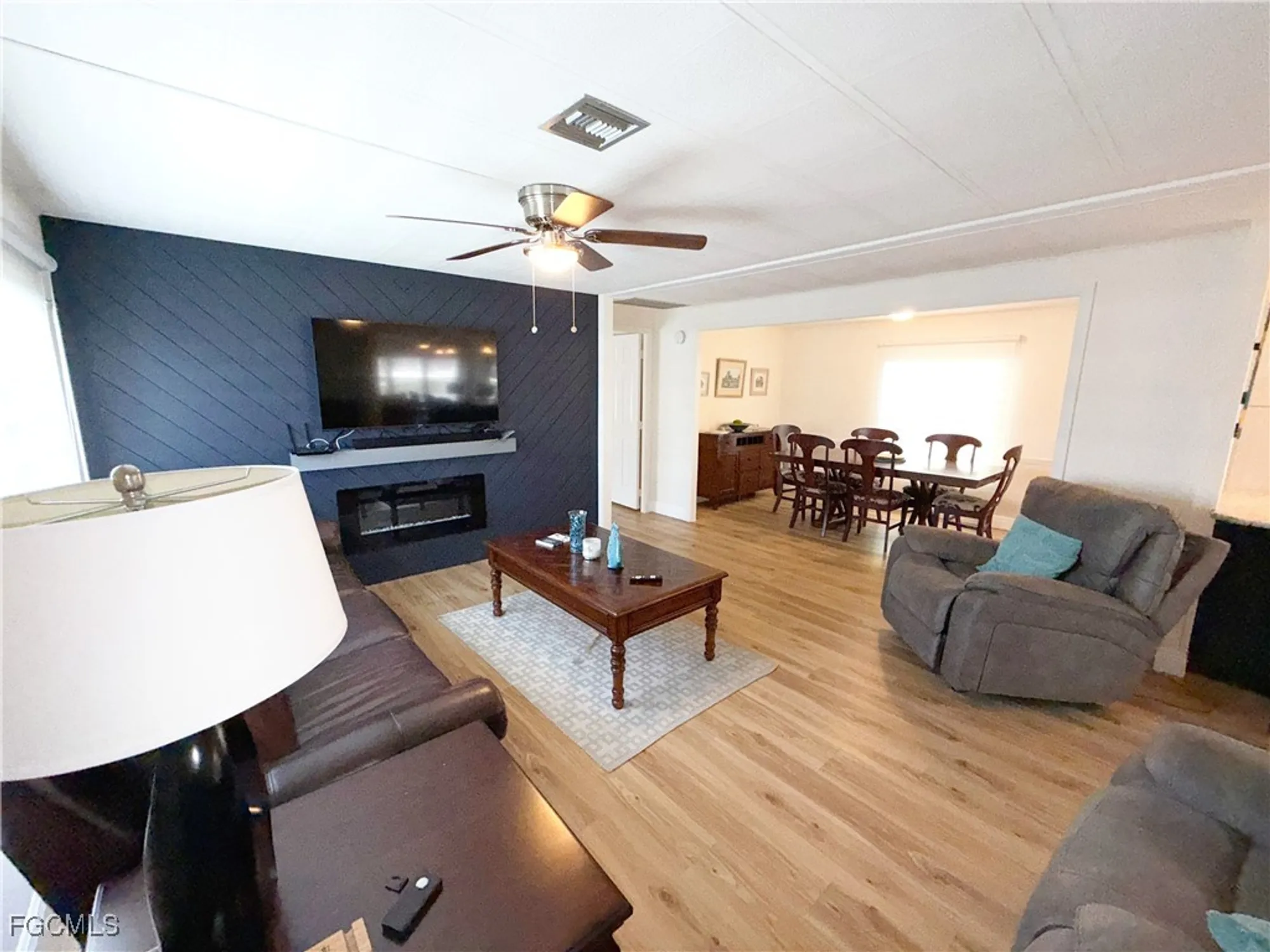 Property Slideshow image 9 of 31 | 5513 sir walter way, North Fort Myers, FL, 33917