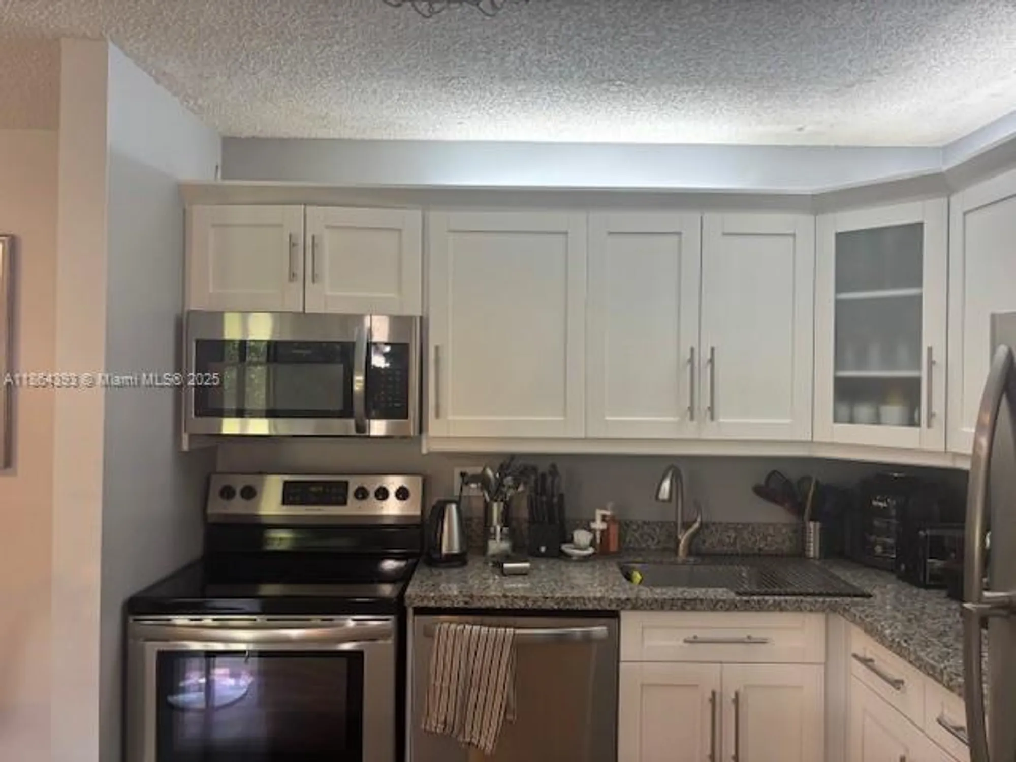 Property Slideshow image 4 of 11 | 10709 w clairmont cir 111, Tamarac, FL, 33321