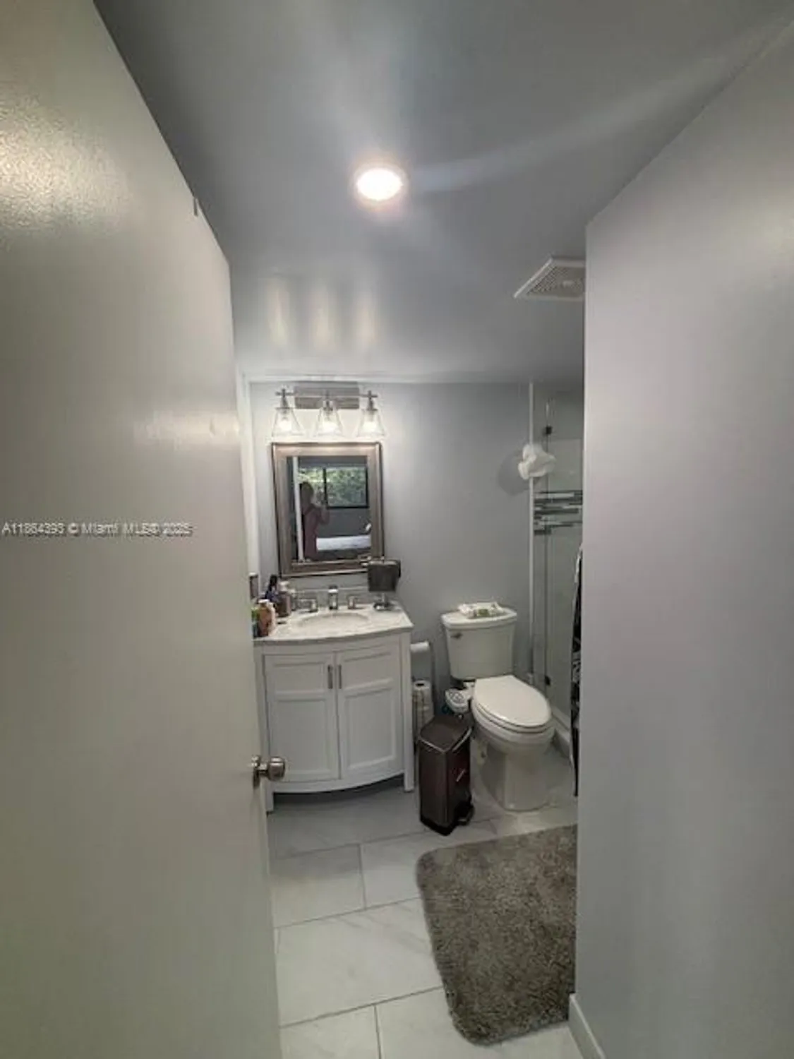 Property Slideshow image 9 of 11 | 10709 w clairmont cir 111, Tamarac, FL, 33321