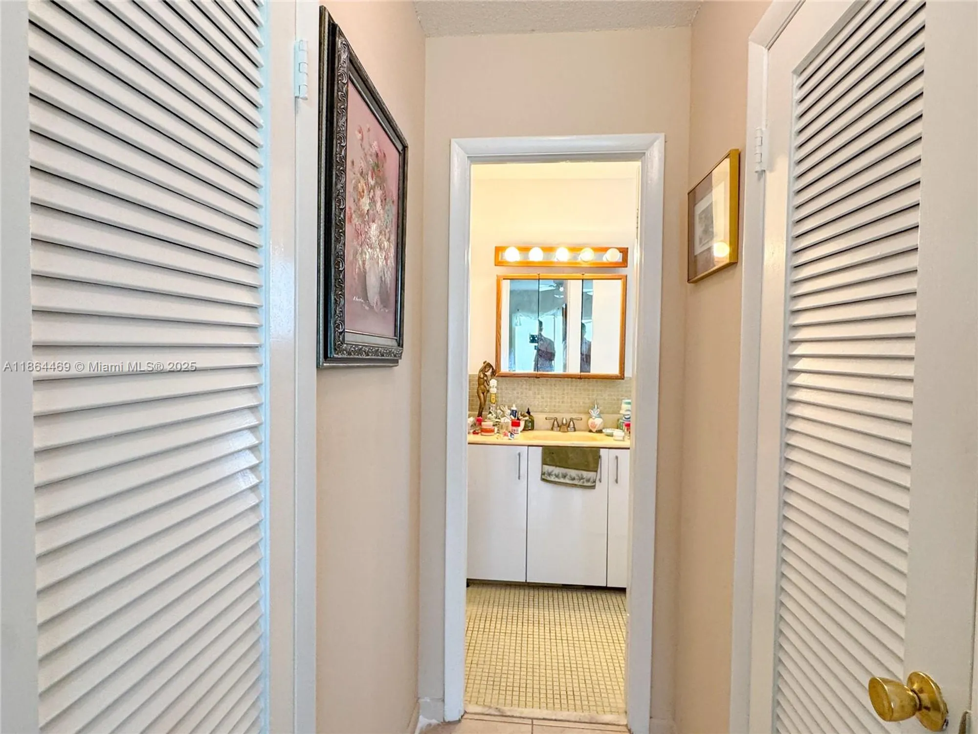 Property Slideshow image 15 of 50 | 2300 park ln apt 105, Hollywood, FL, 33021