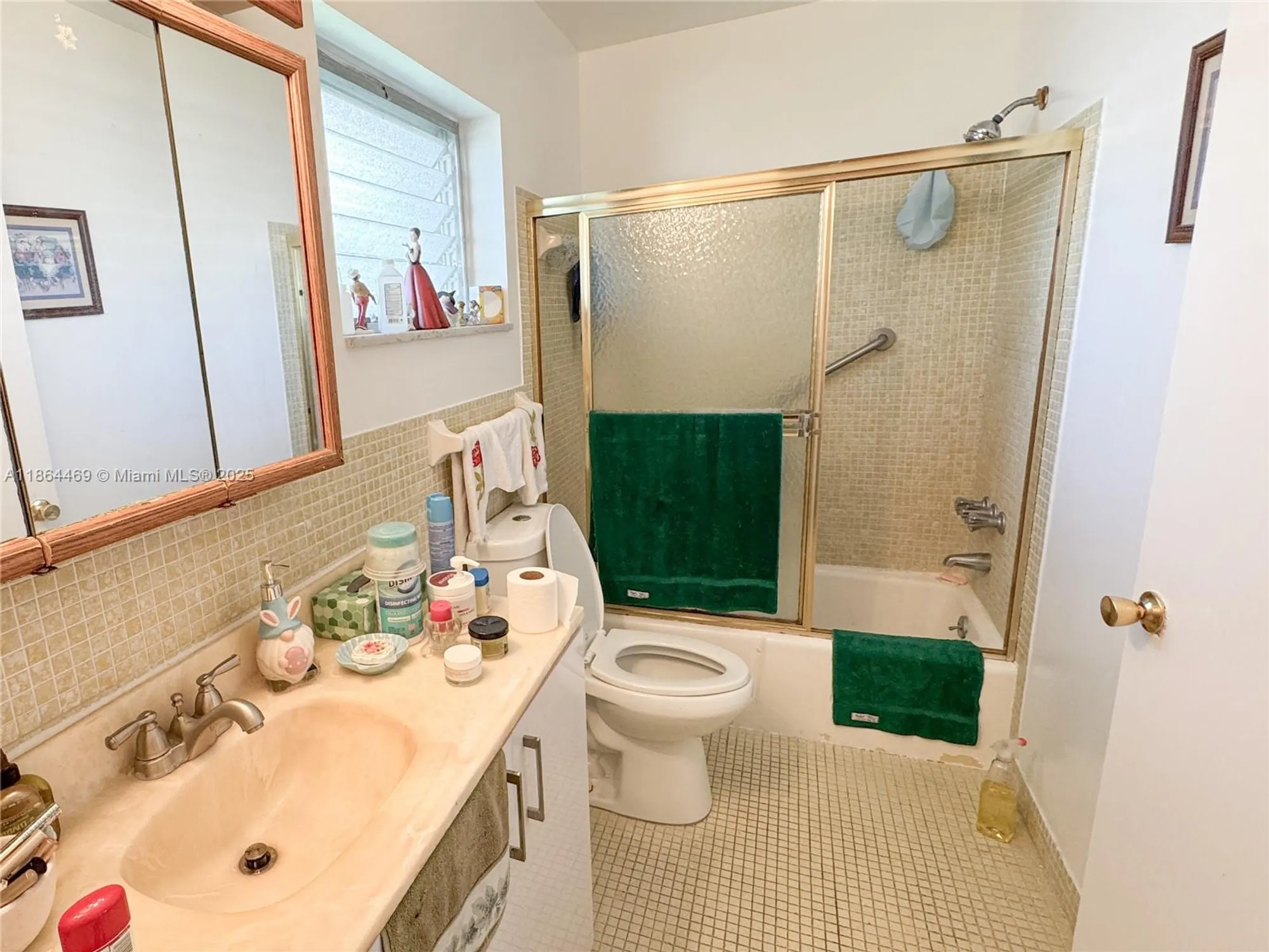 Property Slideshow image 16 of 50 | 2300 park ln apt 105, Hollywood, FL, 33021