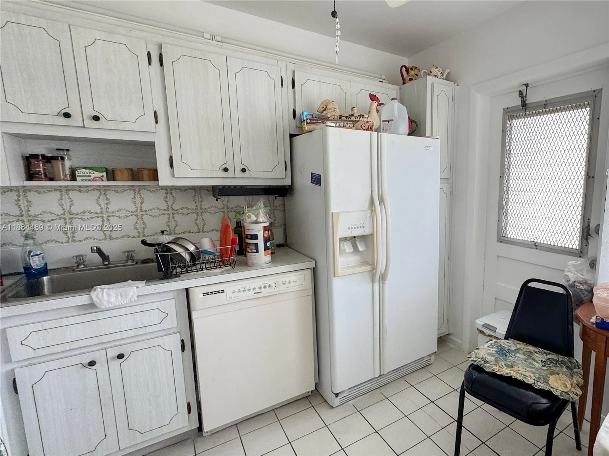 Property Slideshow image 12 of 50 | 2300 park ln apt 105, Hollywood, FL, 33021