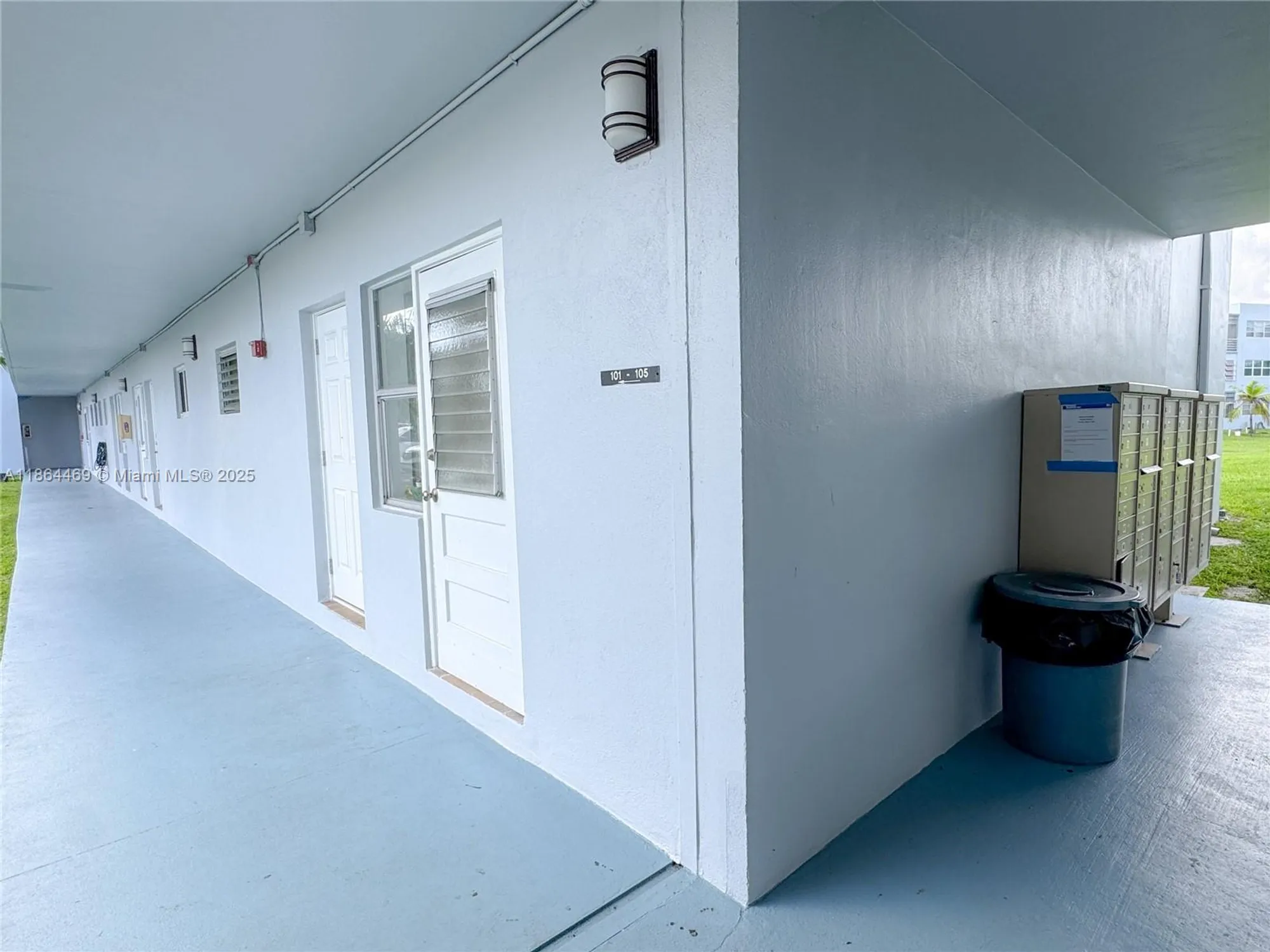 Property Slideshow image 21 of 50 | 2300 park ln apt 105, Hollywood, FL, 33021