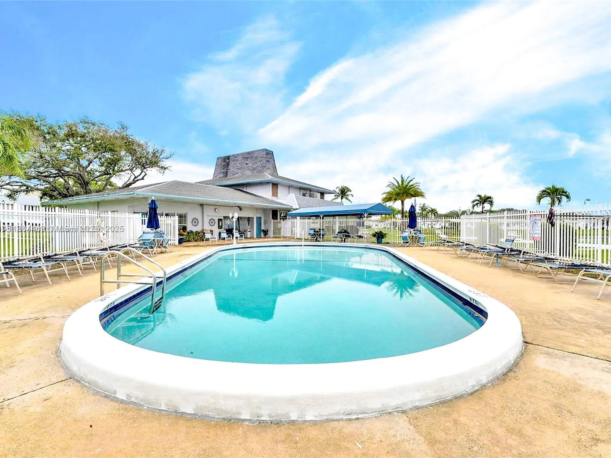 Property Slideshow image 30 of 50 | 2300 park ln apt 105, Hollywood, FL, 33021