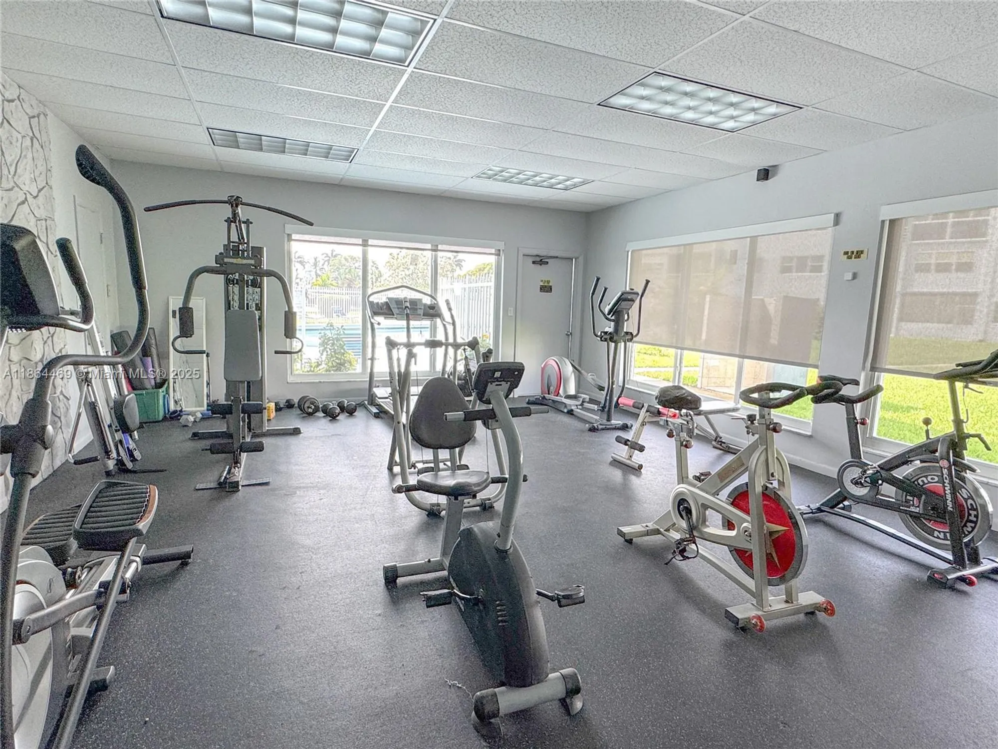 Property Slideshow image 32 of 50 | 2300 park ln apt 105, Hollywood, FL, 33021