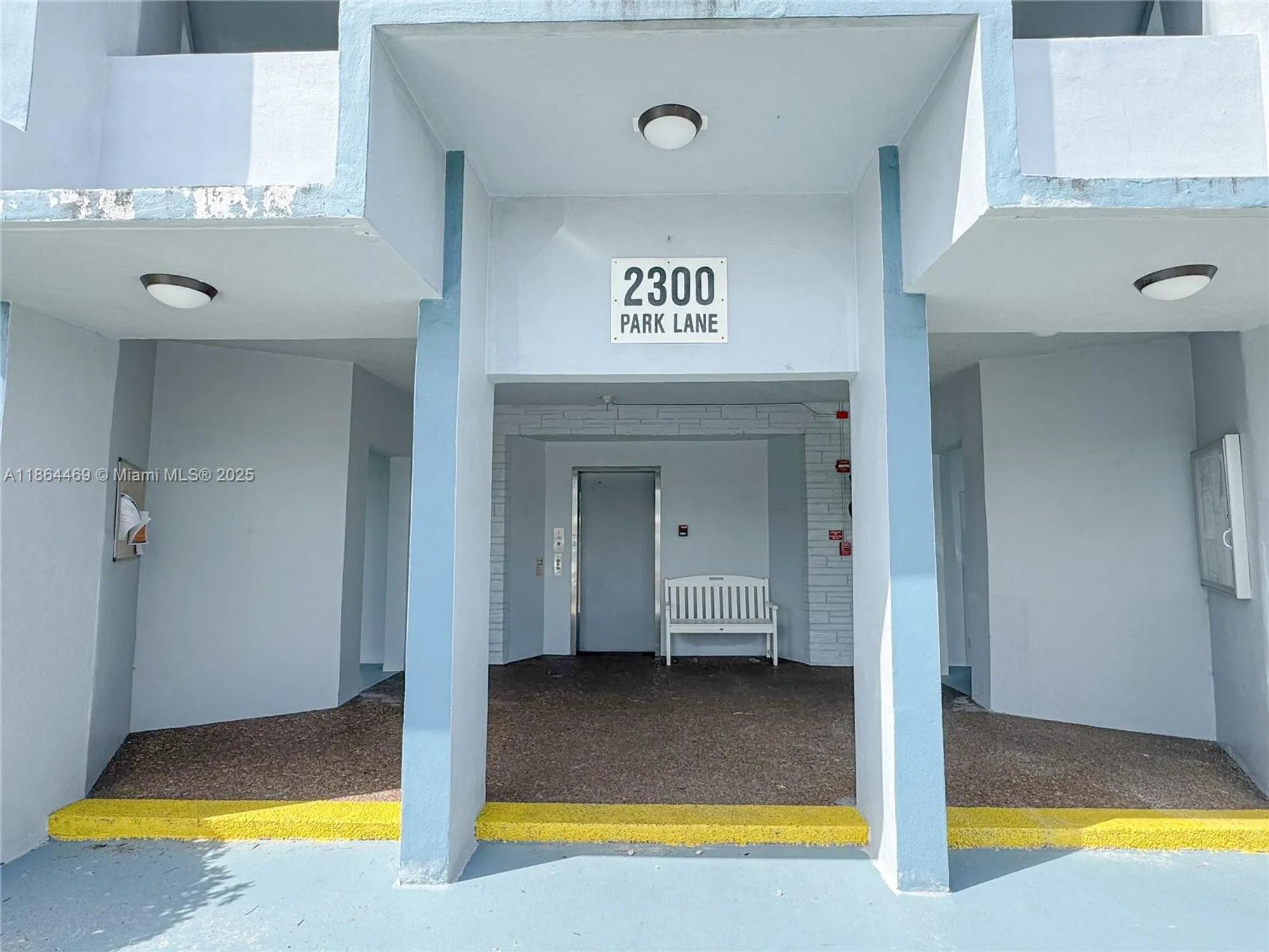 Property Slideshow image 4 of 50 | 2300 park ln apt 105, Hollywood, FL, 33021