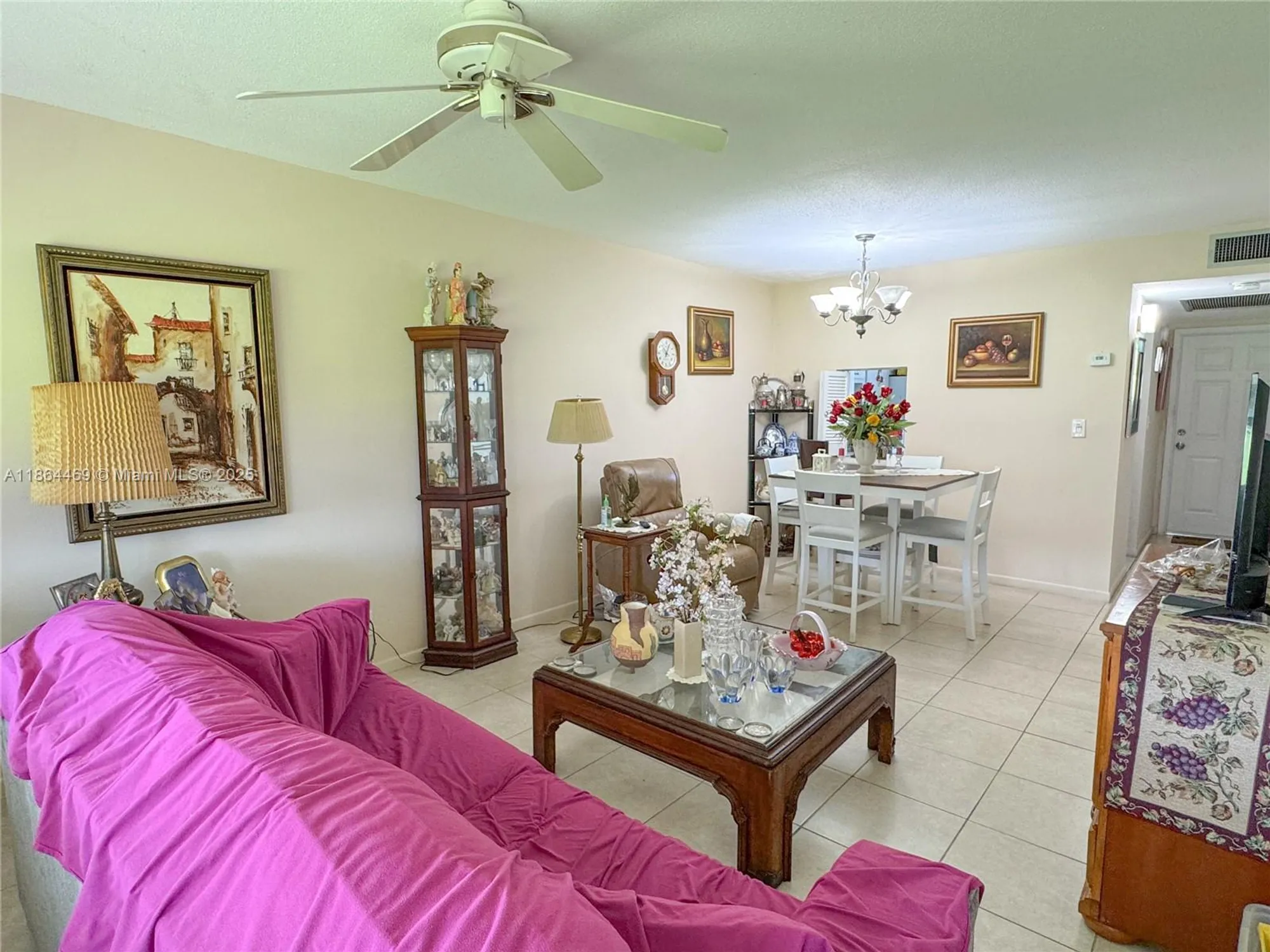 Property Slideshow image 8 of 50 | 2300 park ln apt 105, Hollywood, FL, 33021