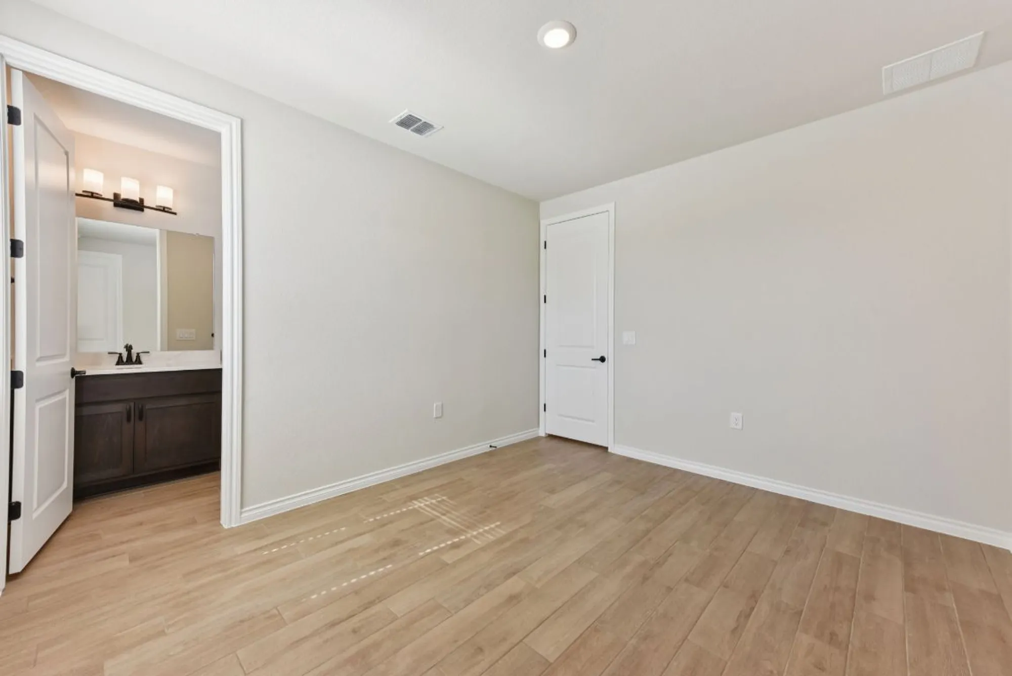 Property Slideshow image 17 of 33 | 105 antoinette way unit 102, San Marcos, TX, 78666