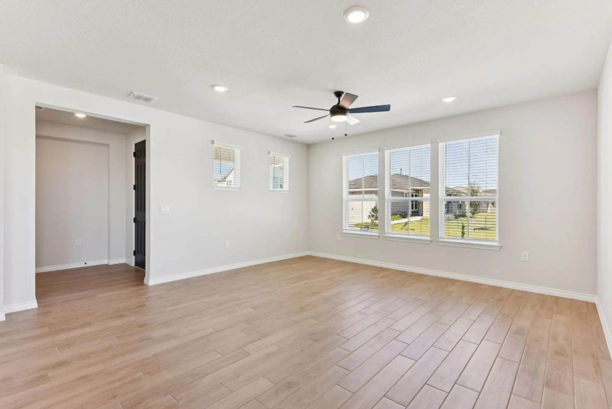 Property Slideshow image 3 of 33 | 105 antoinette way unit 102, San Marcos, TX, 78666