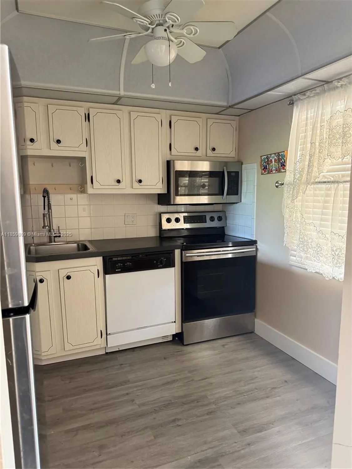 Property Slideshow image 17 of 22 | 1035 country club dr 208, Margate, FL, 33063
