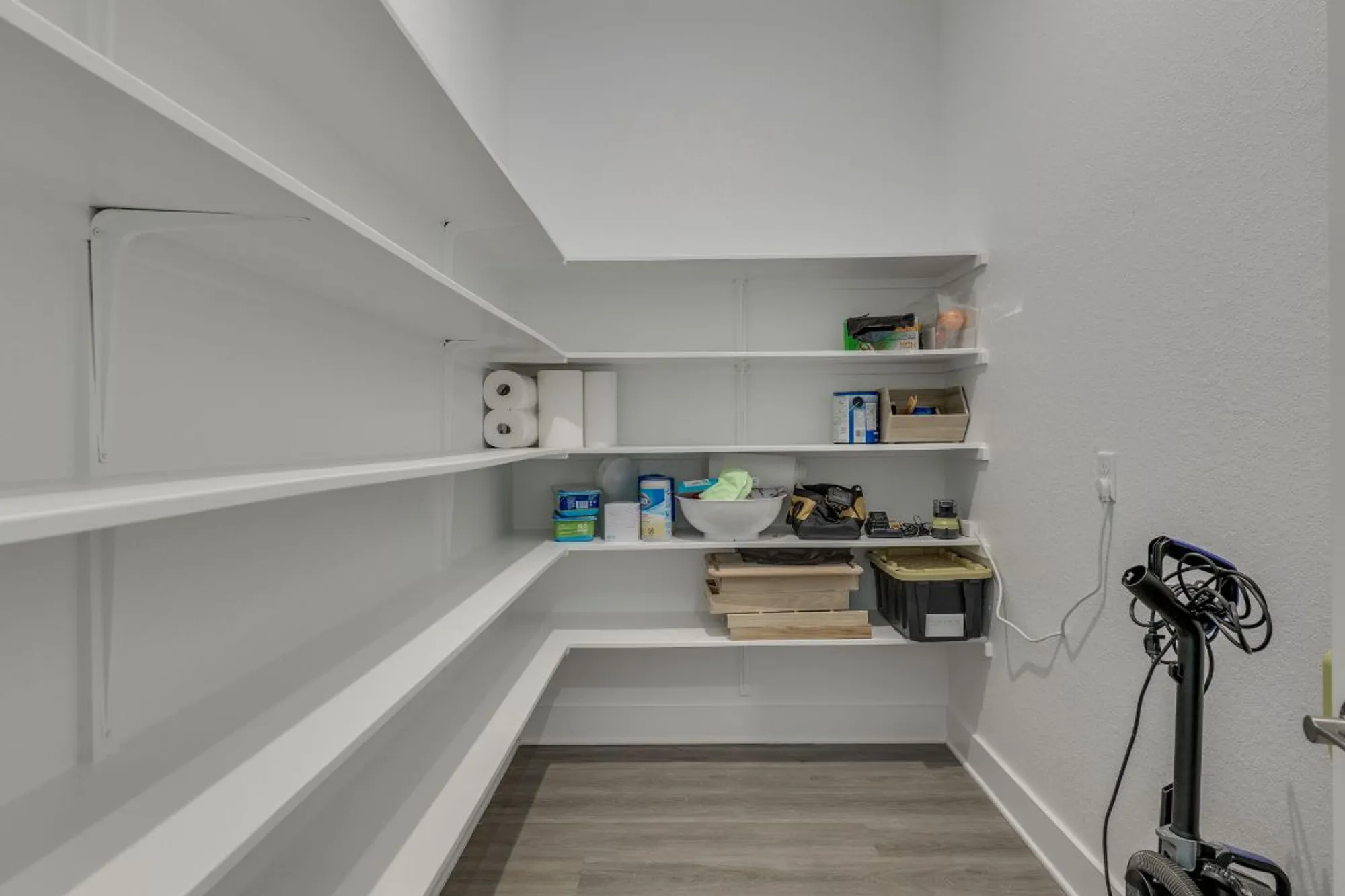 Property Slideshow image 18 of 40 | 508 alava way, Liberty Hill, TX, 78642