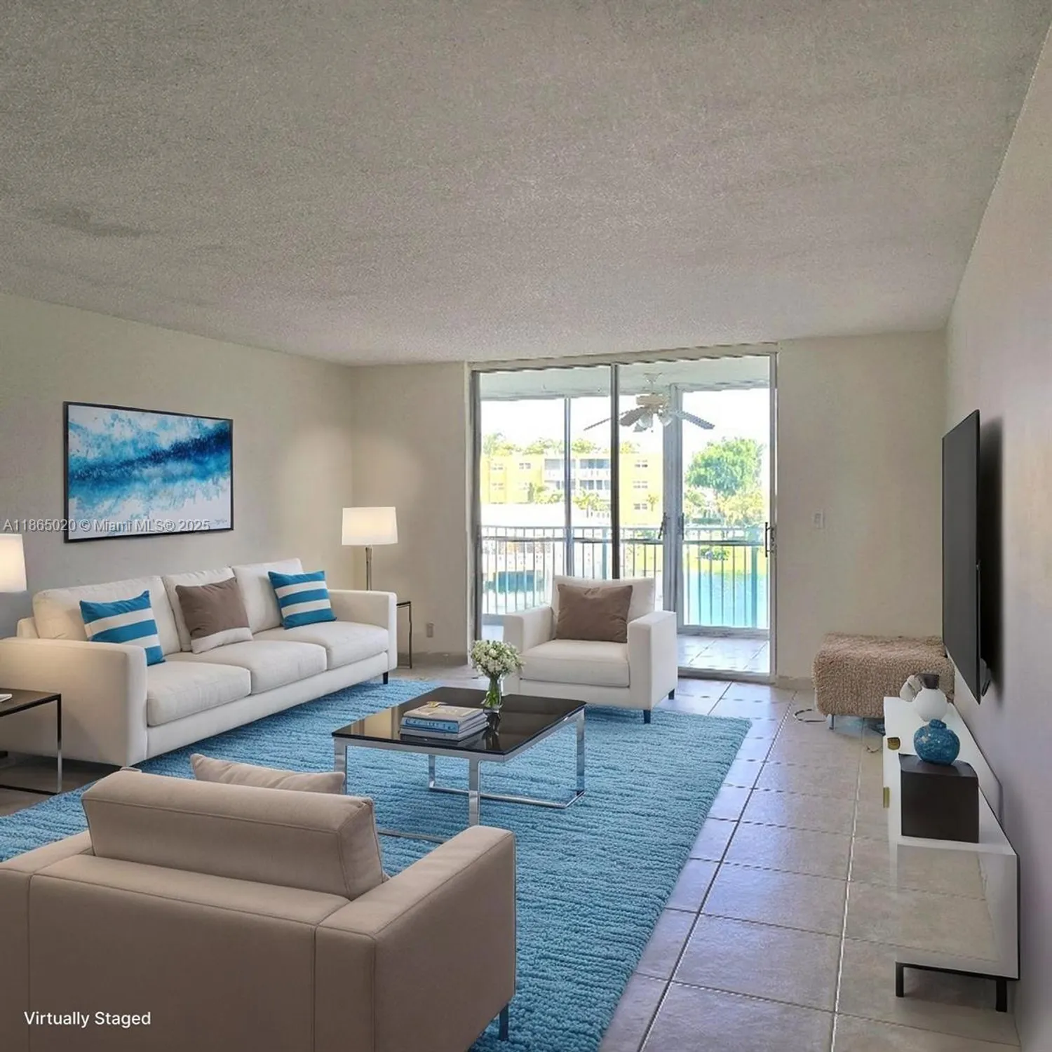 Property Slideshow image 2 of 16 | 205 se 11th ter 302, Dania Beach, FL, 33004