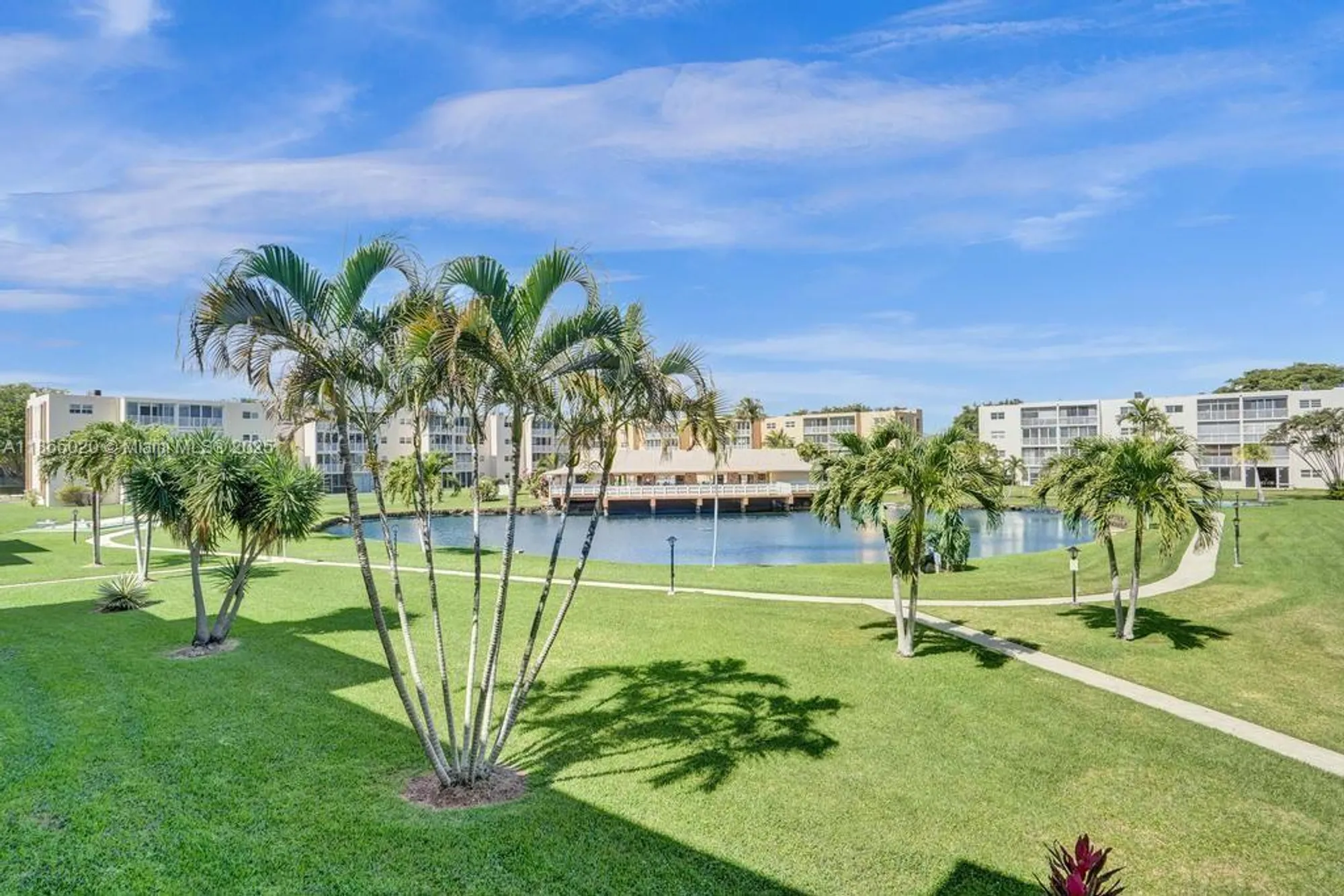 Property Slideshow image 5 of 16 | 205 se 11th ter 302, Dania Beach, FL, 33004