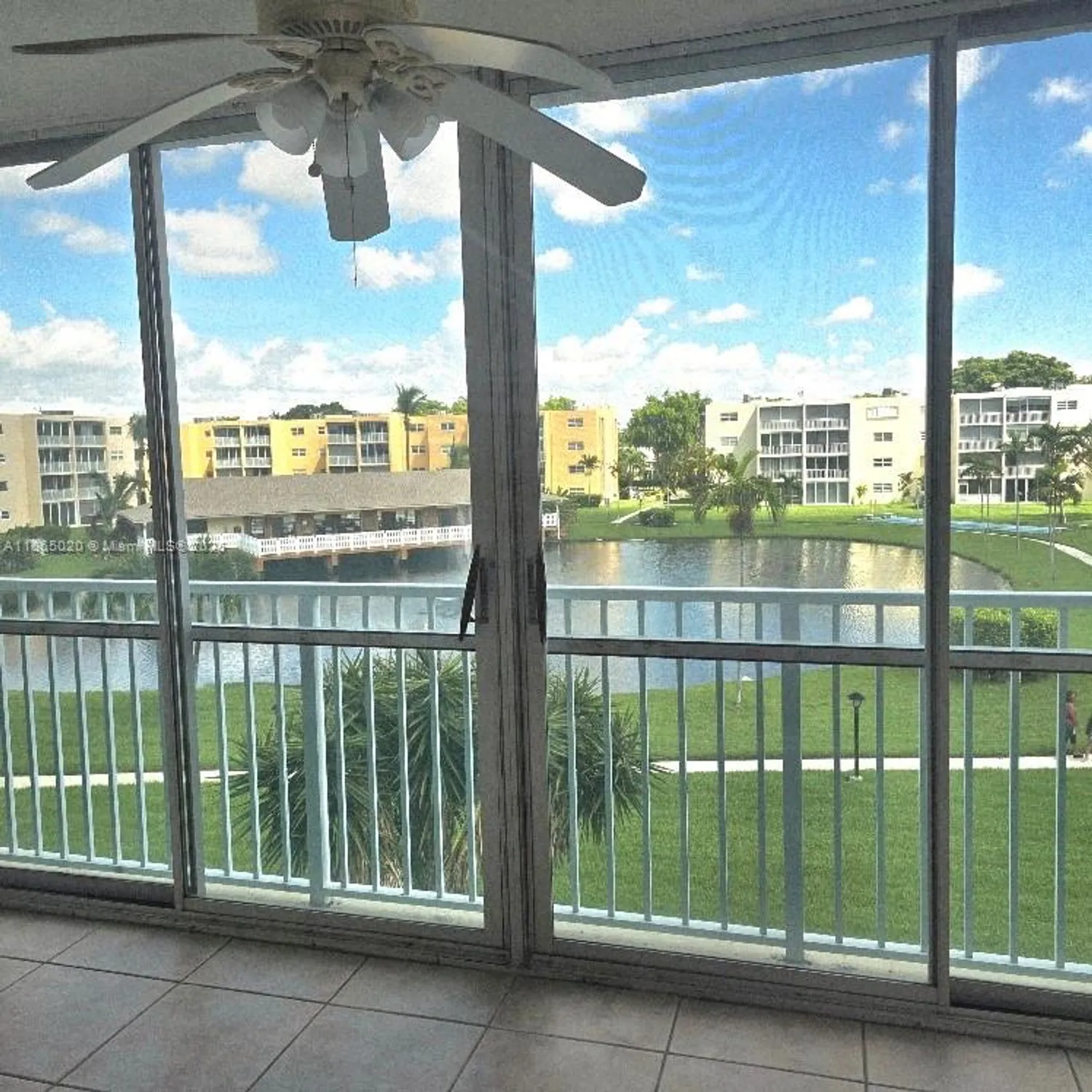 Property Slideshow image 6 of 16 | 205 se 11th ter 302, Dania Beach, FL, 33004