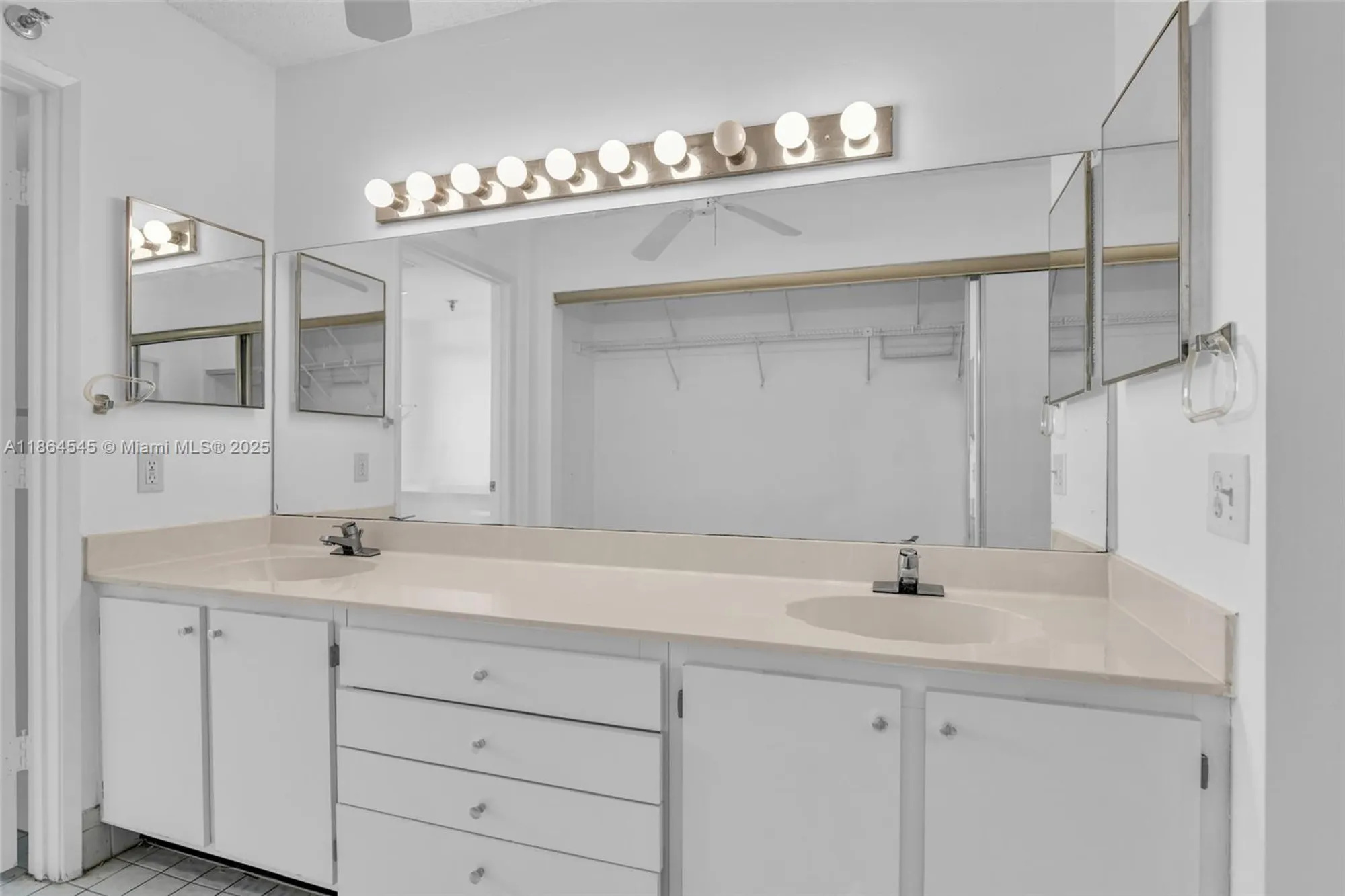 Property Slideshow image 20 of 62 | 7360 s oriole blvd 806, Delray Beach, FL, 33446