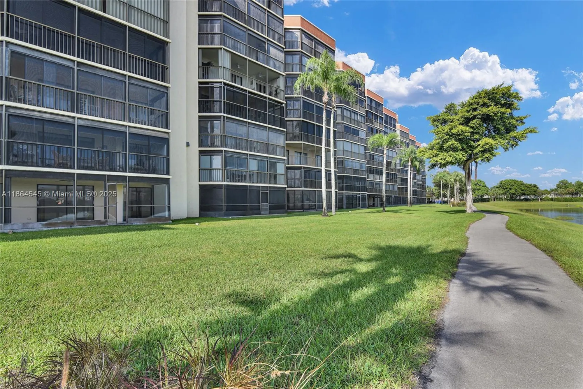 Property Slideshow image 31 of 62 | 7360 s oriole blvd 806, Delray Beach, FL, 33446