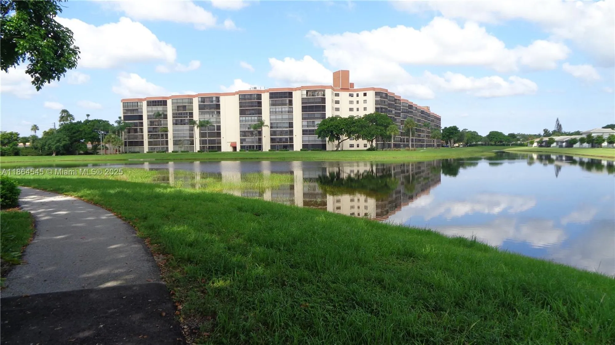 Property Slideshow image 4 of 62 | 7360 s oriole blvd 806, Delray Beach, FL, 33446