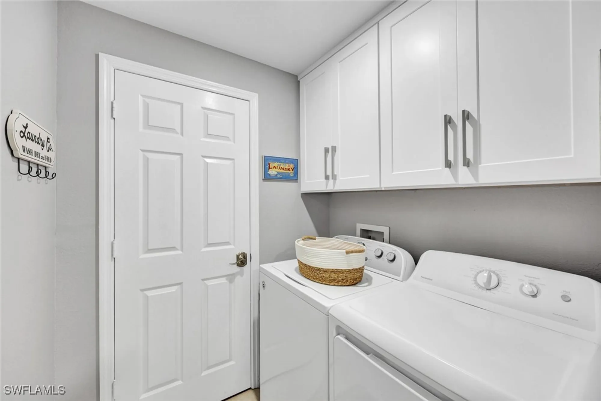 Property Slideshow image 15 of 19 | 859 tanbark dr 103, Naples, FL, 34108