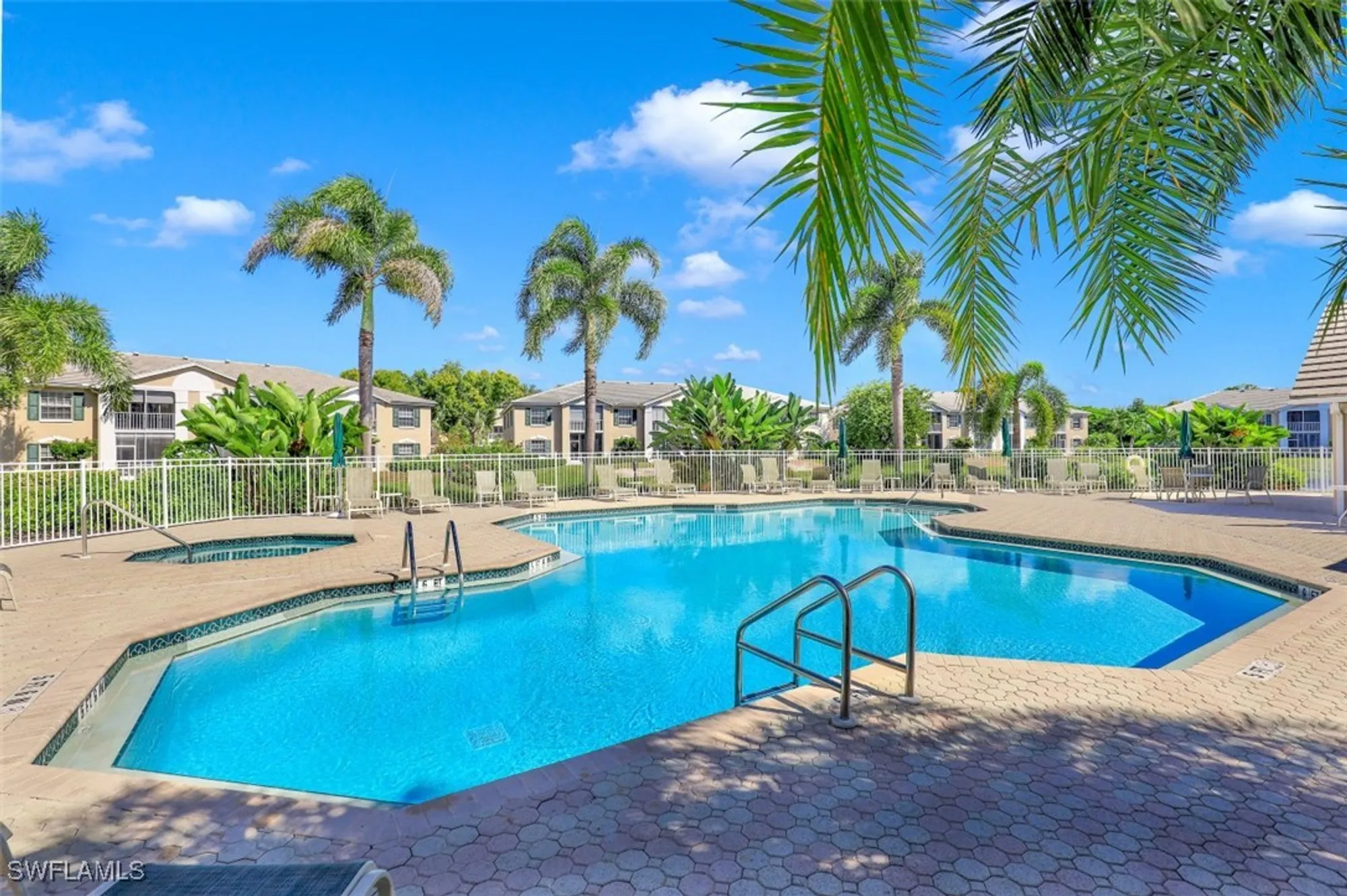 Property Slideshow image 17 of 19 | 859 tanbark dr 103, Naples, FL, 34108