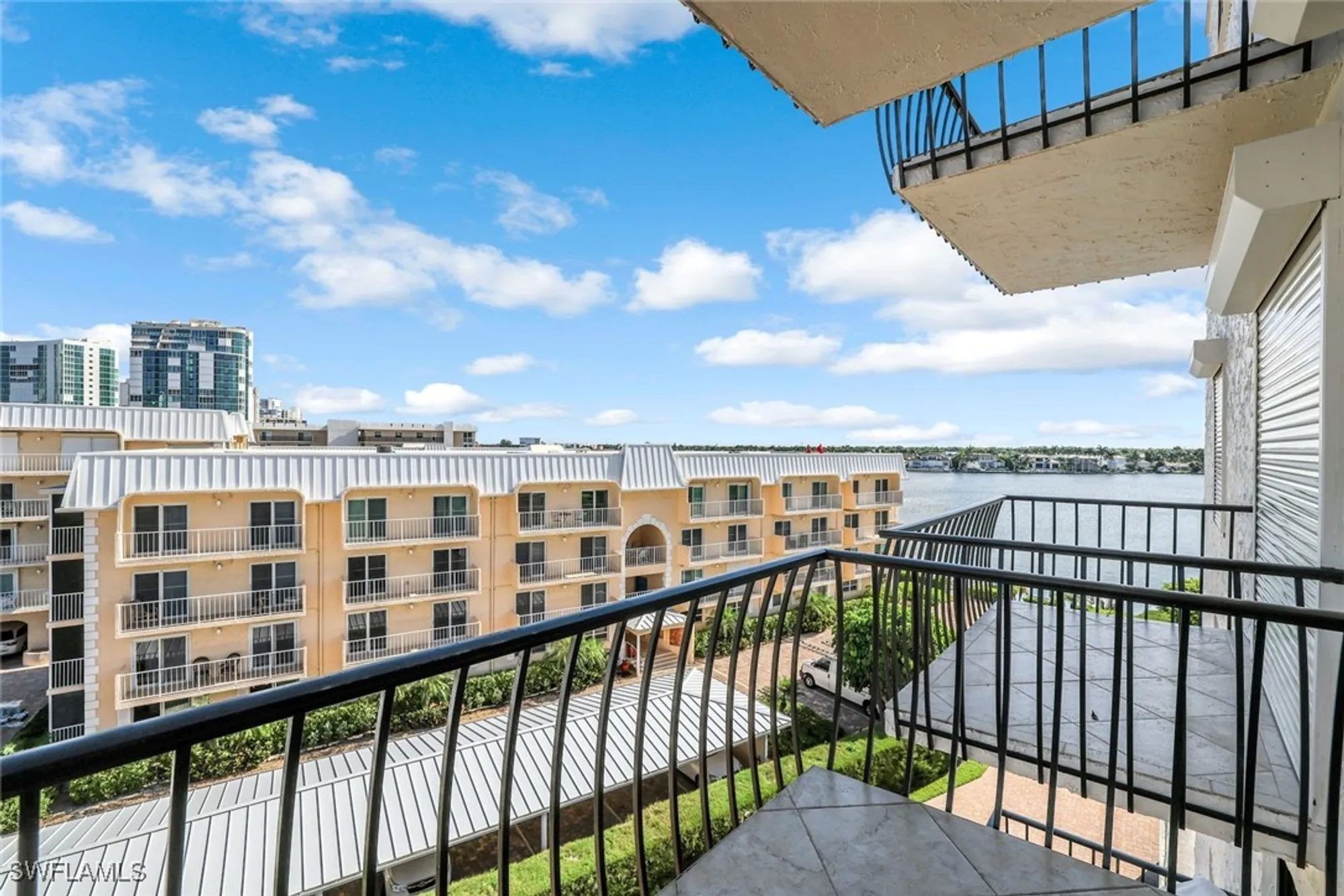 Property Slideshow image 17 of 28 | 3430 gulf shore blvd 5j, Naples, FL, 34103