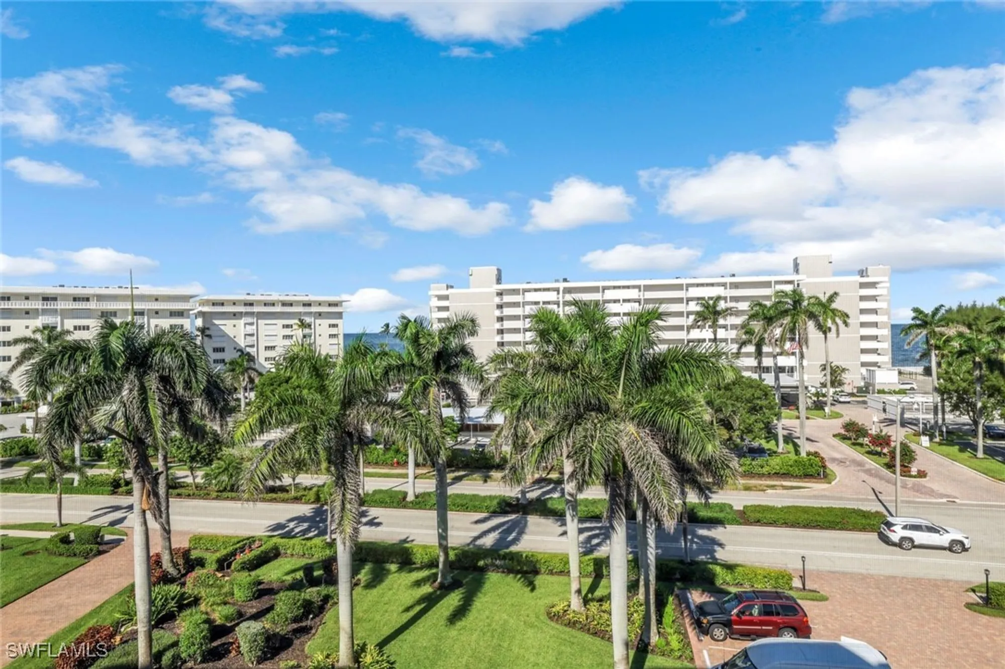 Property Slideshow image 22 of 28 | 3430 gulf shore blvd 5j, Naples, FL, 34103