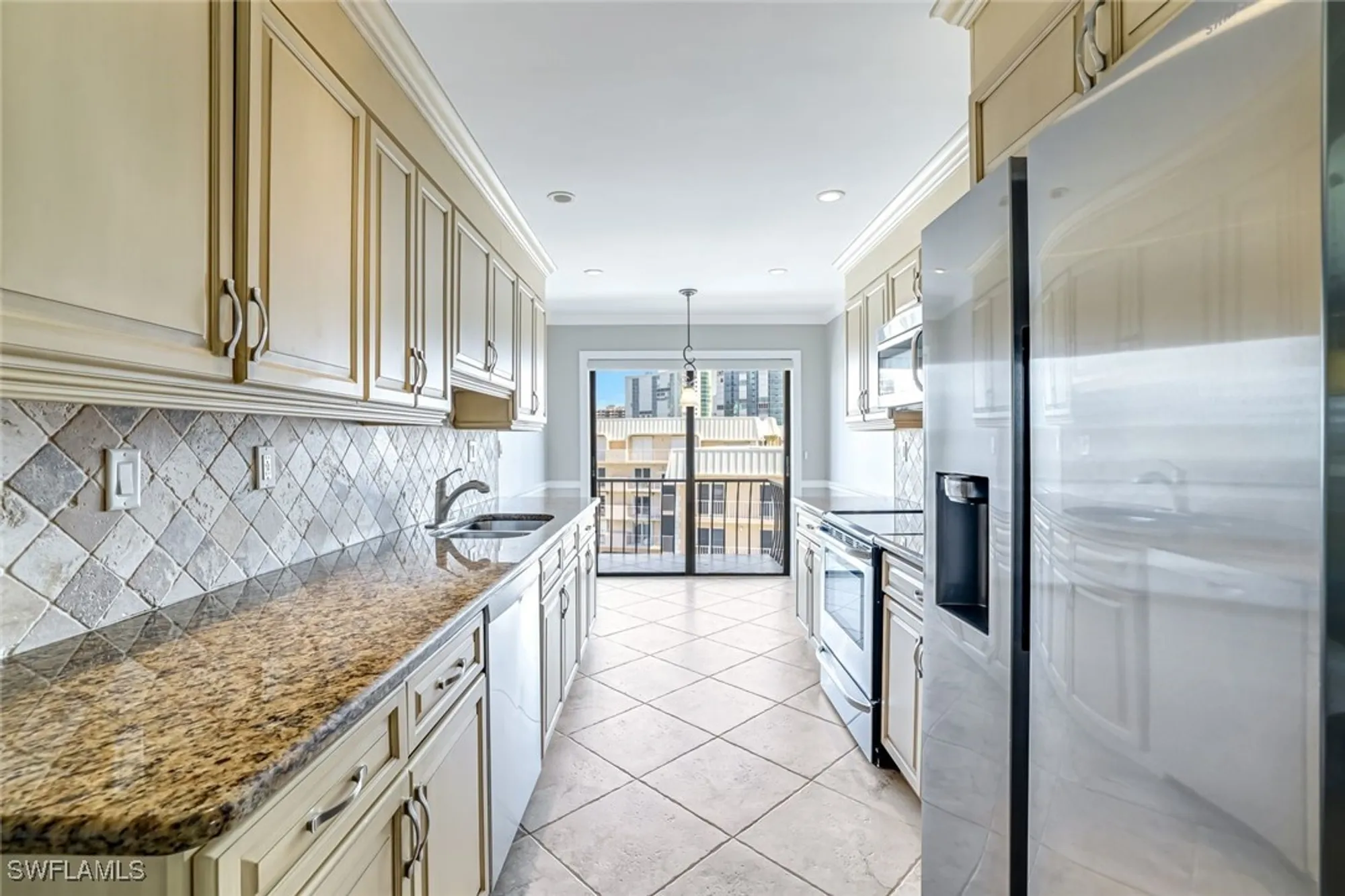 Property Slideshow image 5 of 28 | 3430 gulf shore blvd 5j, Naples, FL, 34103