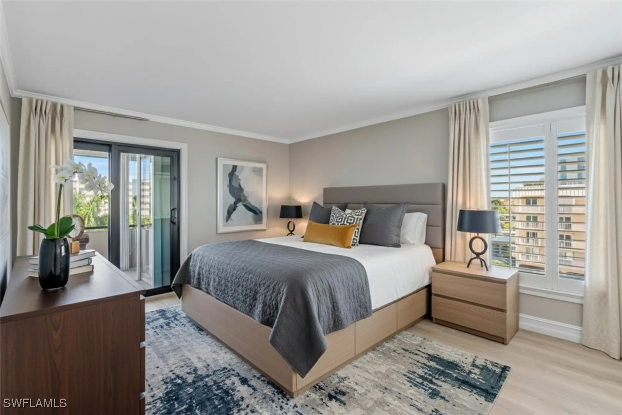 Property Slideshow image 7 of 28 | 3430 gulf shore blvd 5j, Naples, FL, 34103