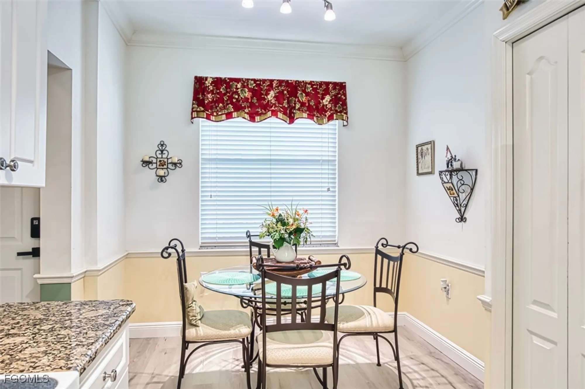 Property Slideshow image 10 of 50 | 10275 bismark palm way apt 1124, Fort Myers, FL, 33966