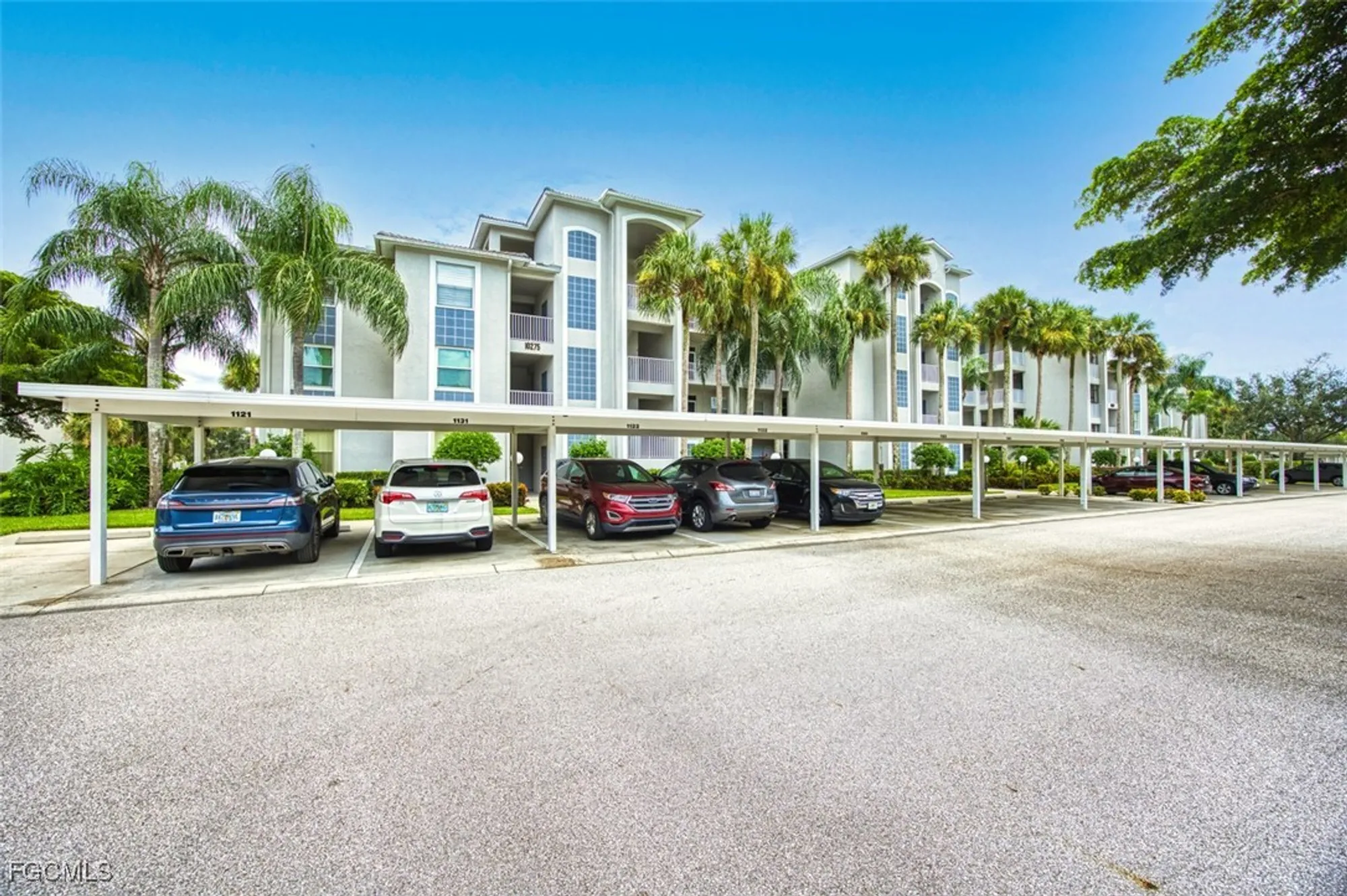 Property Slideshow image 4 of 50 | 10275 bismark palm way apt 1124, Fort Myers, FL, 33966