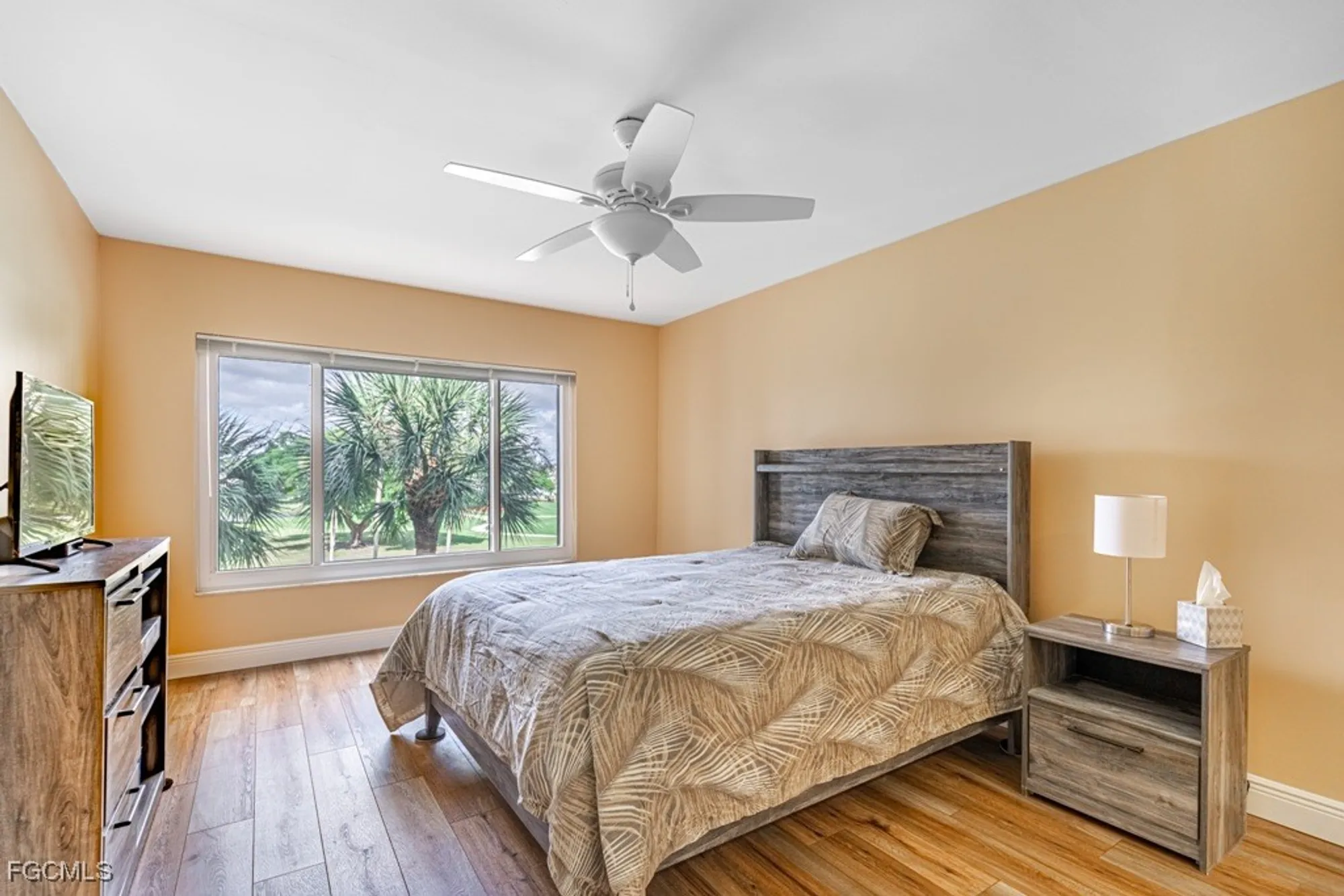 Property Slideshow image 11 of 45 | 7402 lake breeze dr 306, Fort Myers, FL, 33907