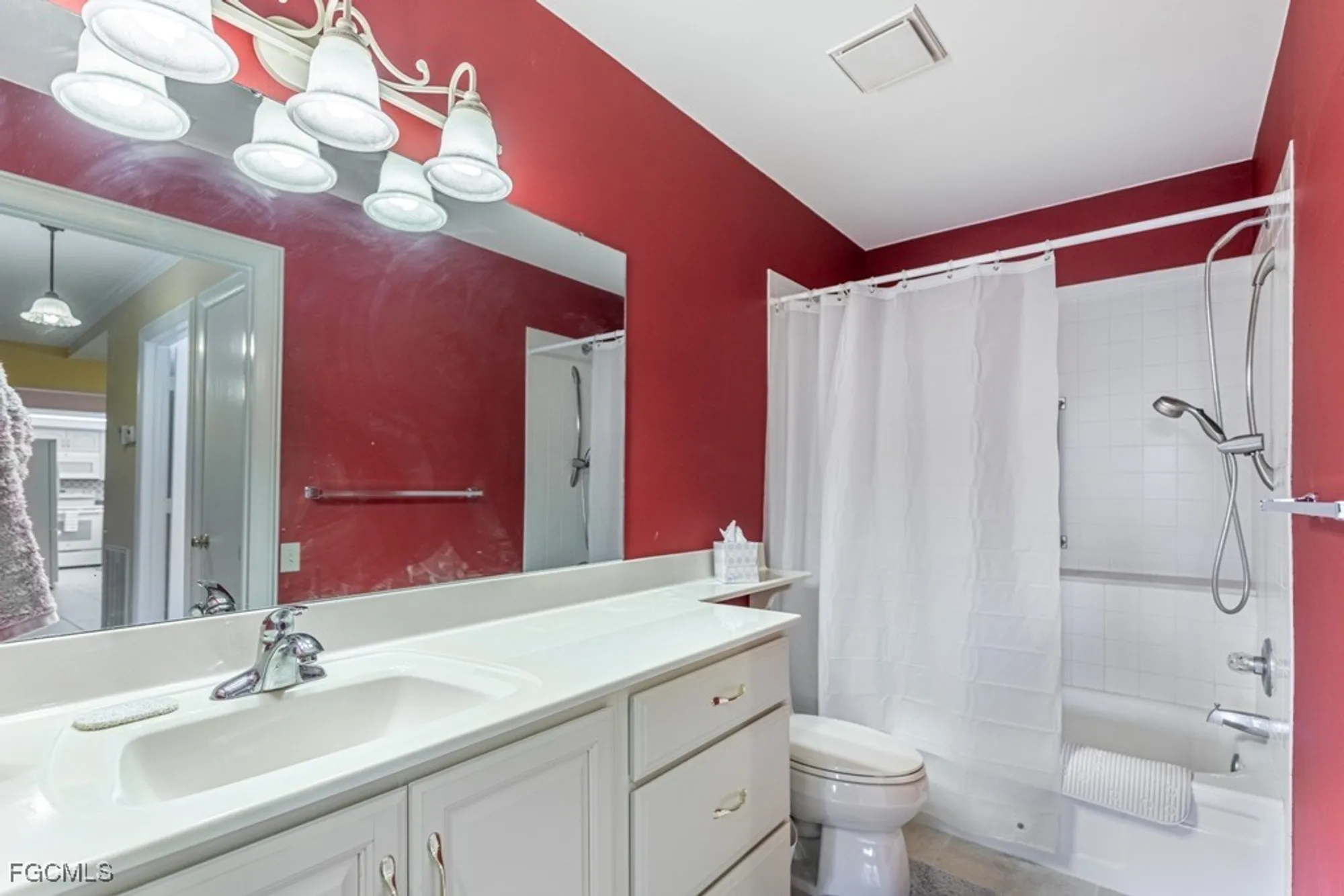 Property Slideshow image 12 of 45 | 7402 lake breeze dr 306, Fort Myers, FL, 33907