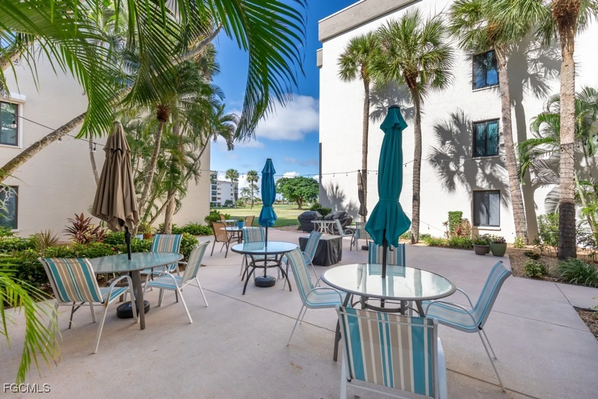 Property Slideshow image 13 of 45 | 7402 lake breeze dr 306, Fort Myers, FL, 33907