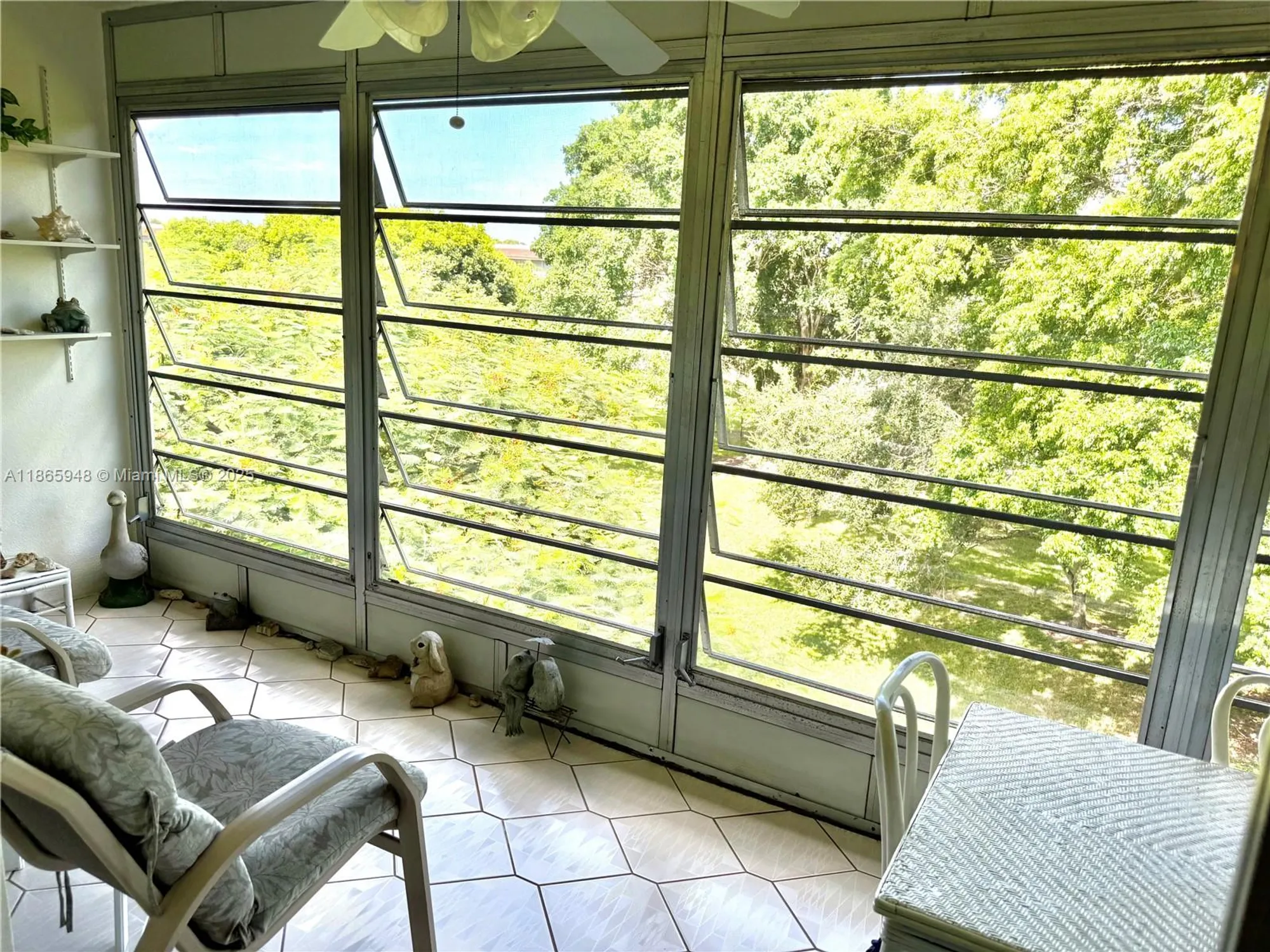 Property Slideshow image 28 of 54 | 2405 antigua cir m4, Coconut Creek, FL, 33066