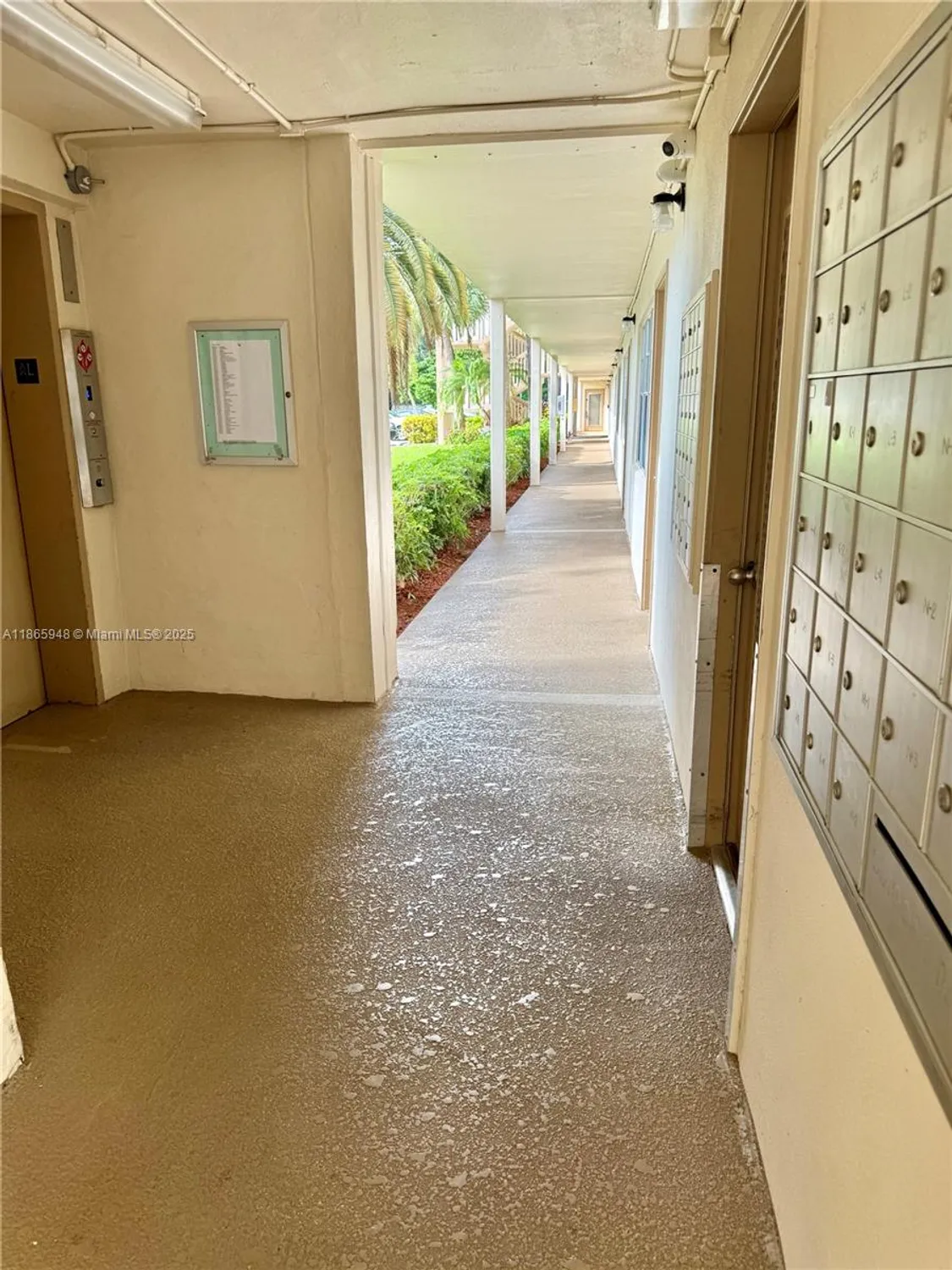 Property Slideshow image 35 of 54 | 2405 antigua cir m4, Coconut Creek, FL, 33066