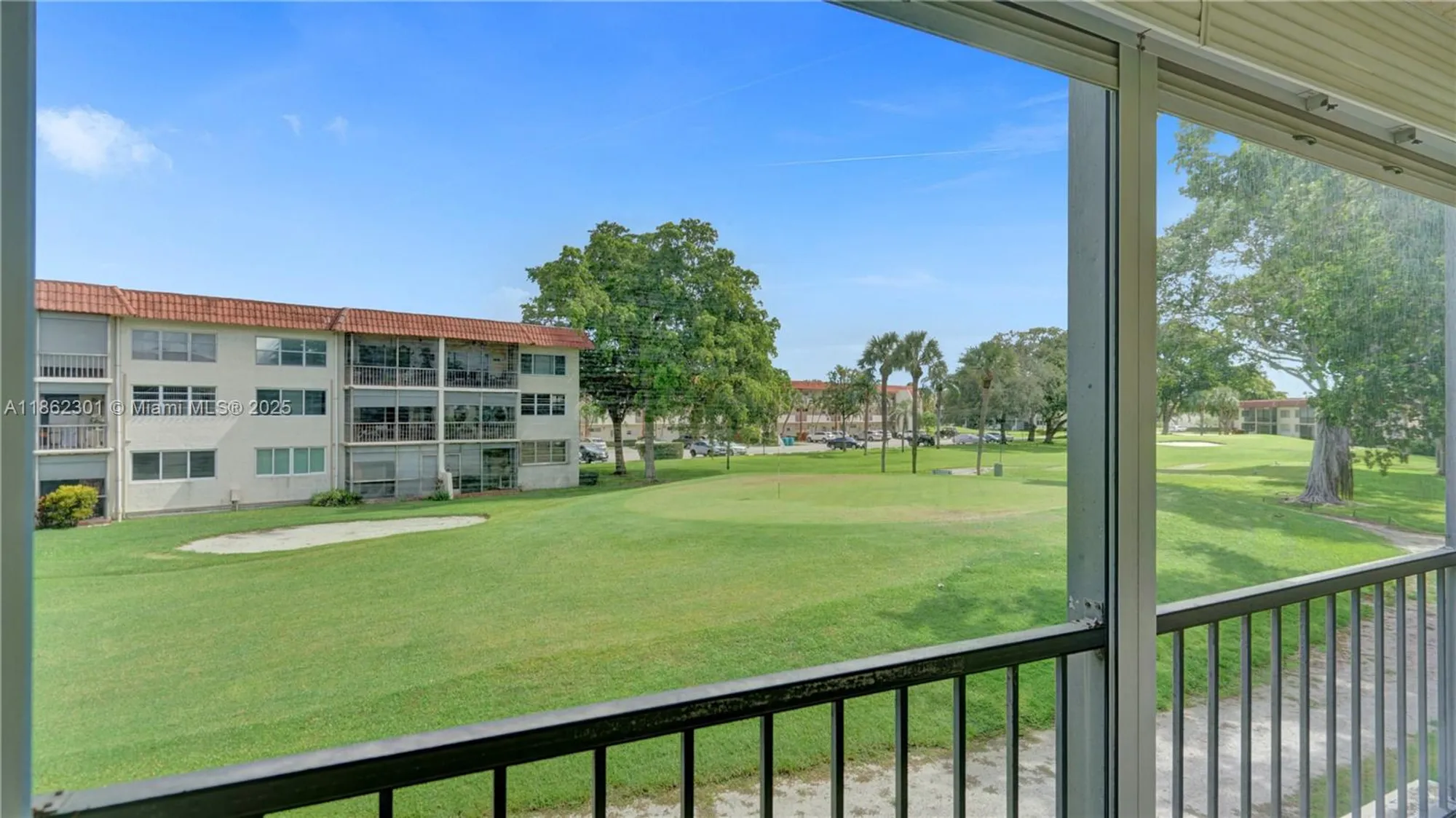 Property Slideshow image 18 of 26 | 681 s hollybrook dr 203, Pembroke Pines, FL, 33025