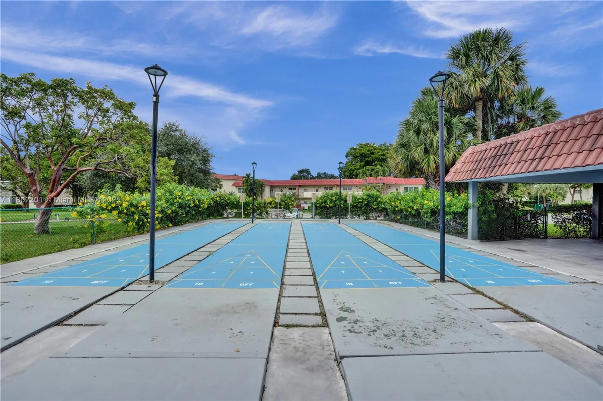 Property Slideshow image 24 of 26 | 681 s hollybrook dr 203, Pembroke Pines, FL, 33025