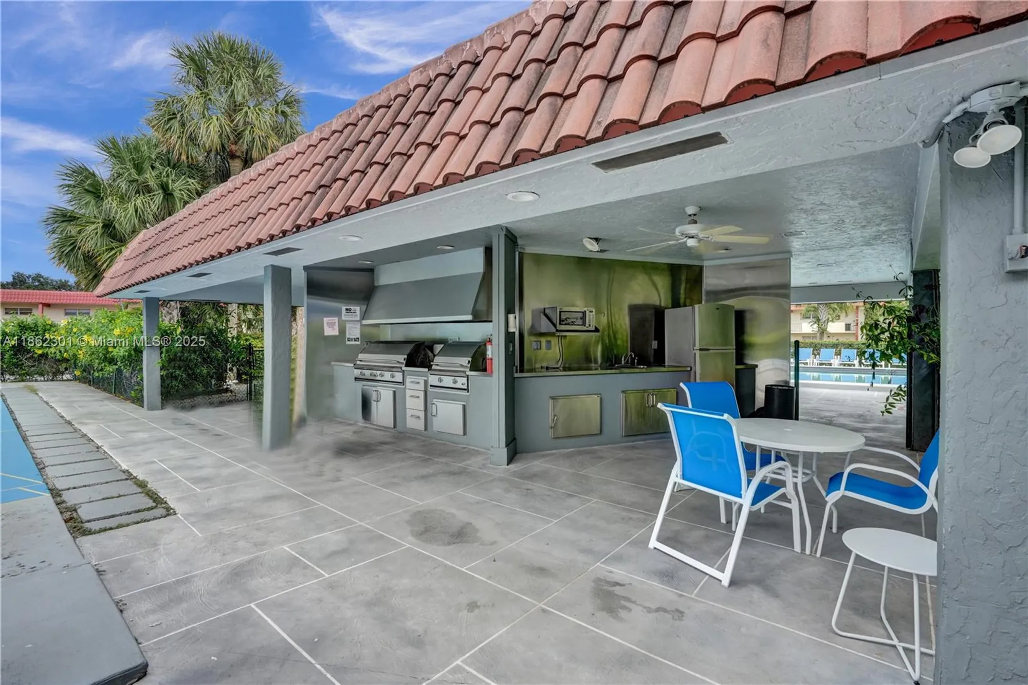 Property Slideshow image 20 of 26 | 681 s hollybrook dr 203, Pembroke Pines, FL, 33025