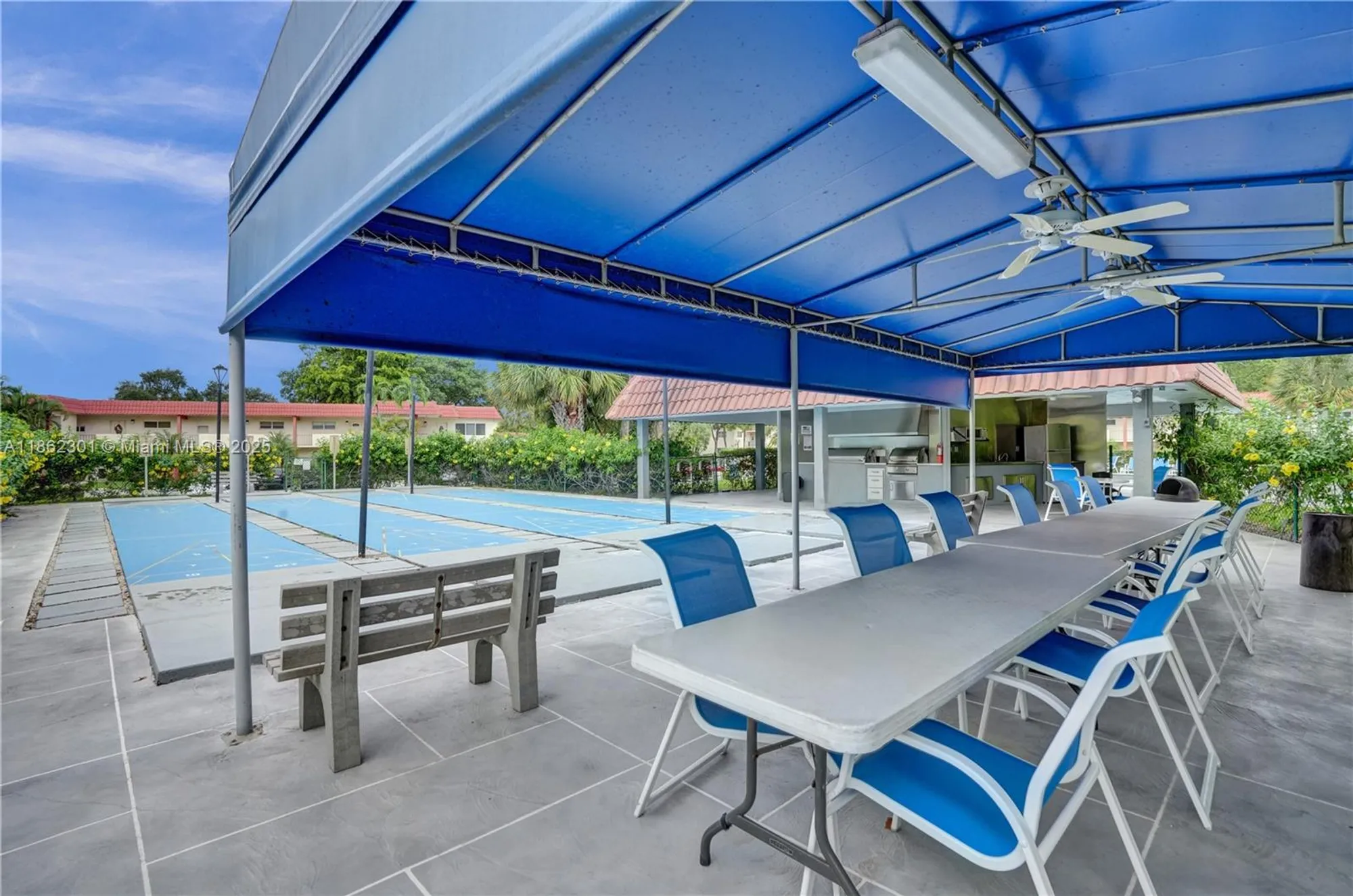 Property Slideshow image 23 of 26 | 681 s hollybrook dr 203, Pembroke Pines, FL, 33025