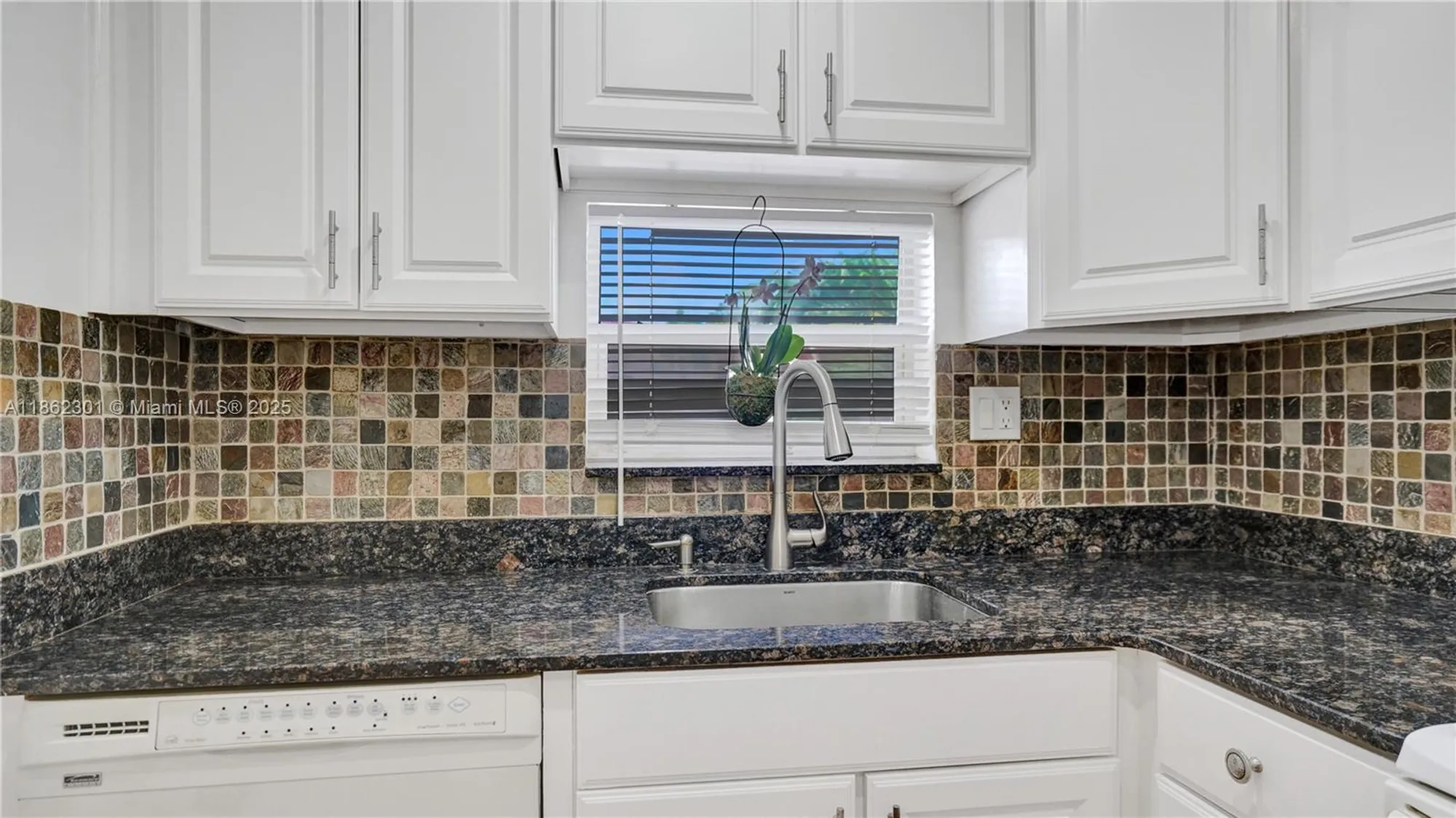 Property Slideshow image 6 of 26 | 681 s hollybrook dr 203, Pembroke Pines, FL, 33025