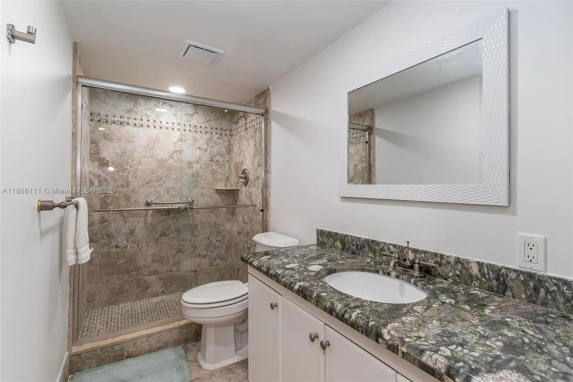 Property Slideshow image 13 of 21 | 4701 martinique dr k1, Coconut Creek, FL, 33066