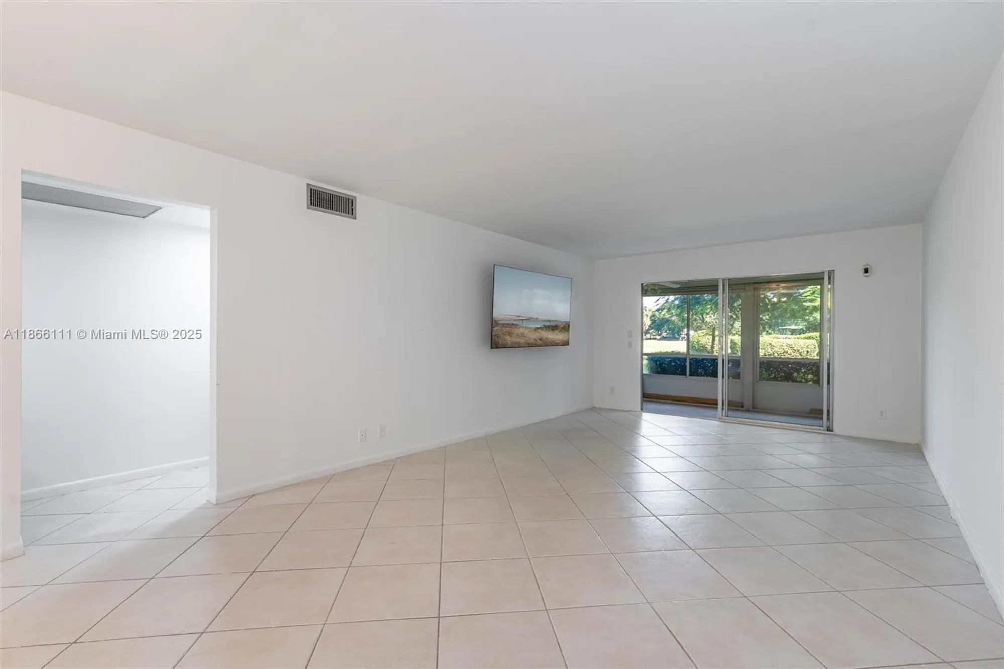 Property Slideshow image 6 of 21 | 4701 martinique dr k1, Coconut Creek, FL, 33066
