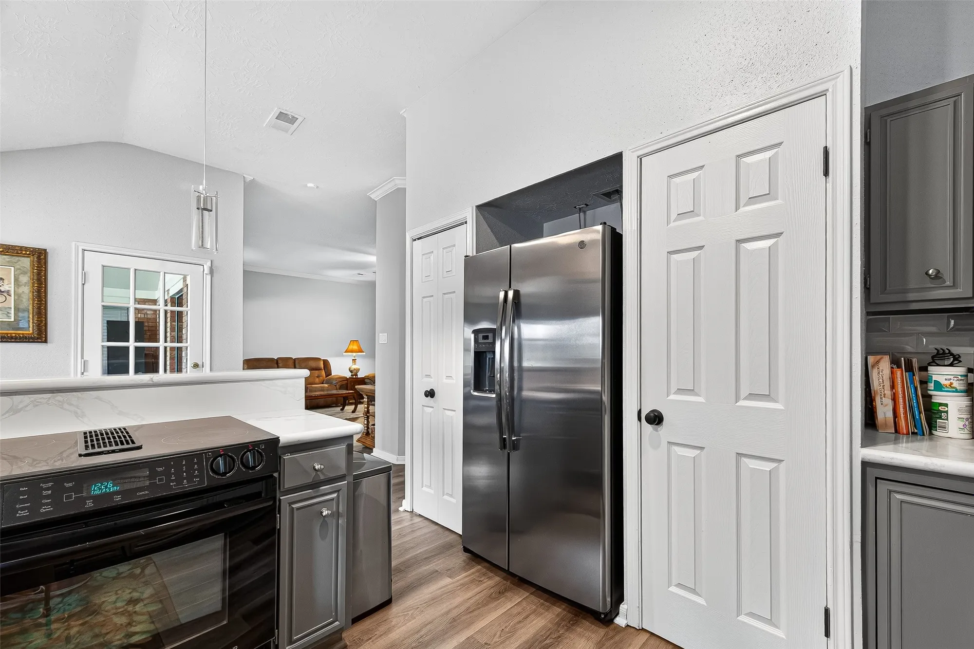 Property Slideshow image 15 of 36 | 827 w peach hollow cir, Pearland, TX, 77584
