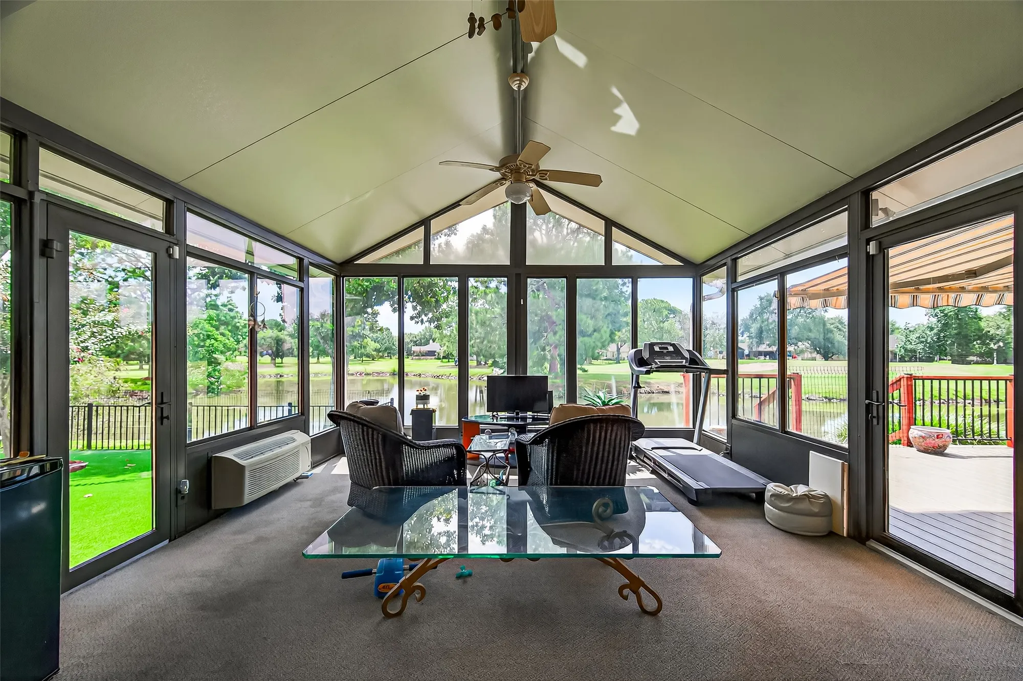 Property Slideshow image 29 of 36 | 827 w peach hollow cir, Pearland, TX, 77584